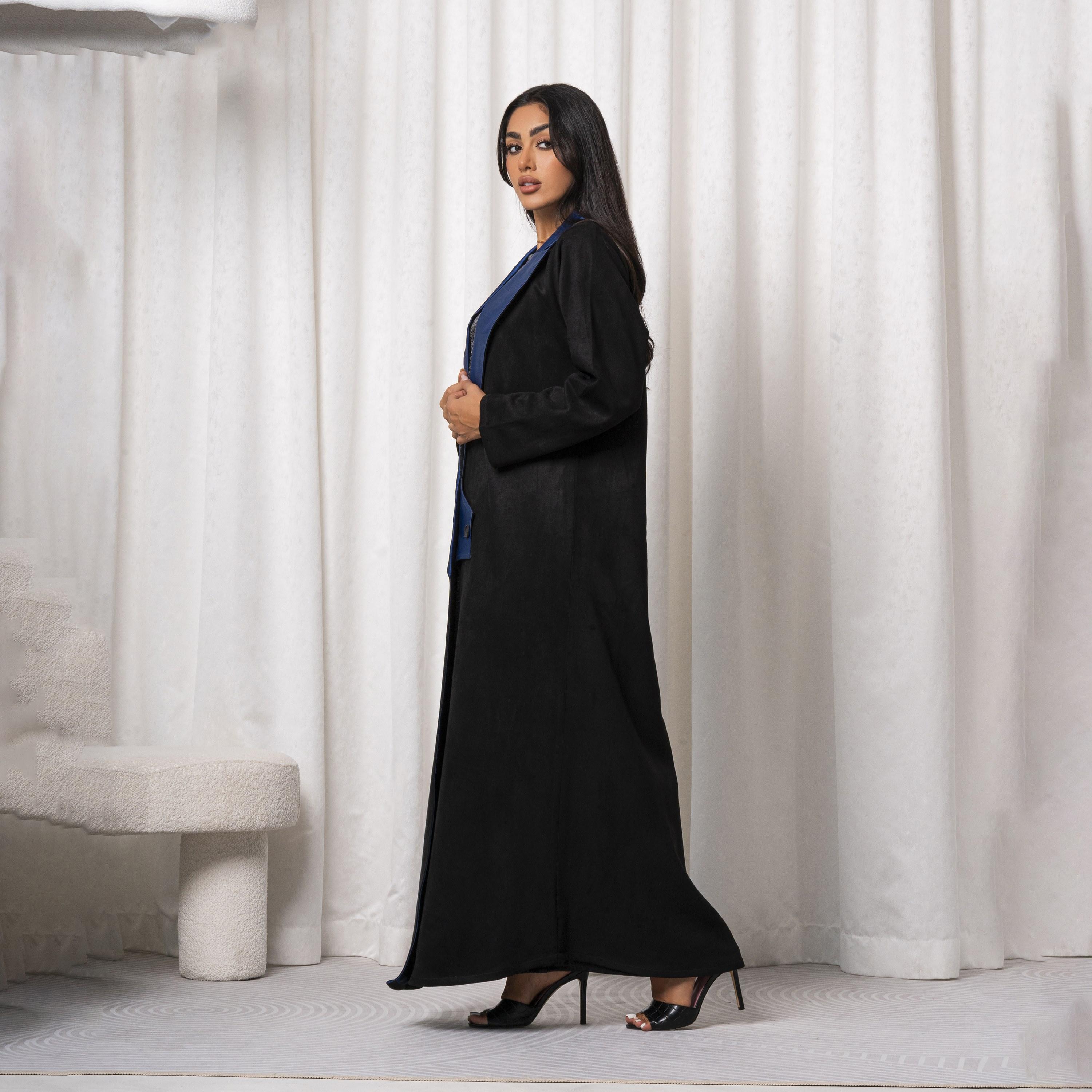 عباية شاموا نسائية مصنوعة يدويًا بألوان متعددة مع ياقة مدببة باللون الأسود من مويستريت-women-arabicclothing-abayas-image-2