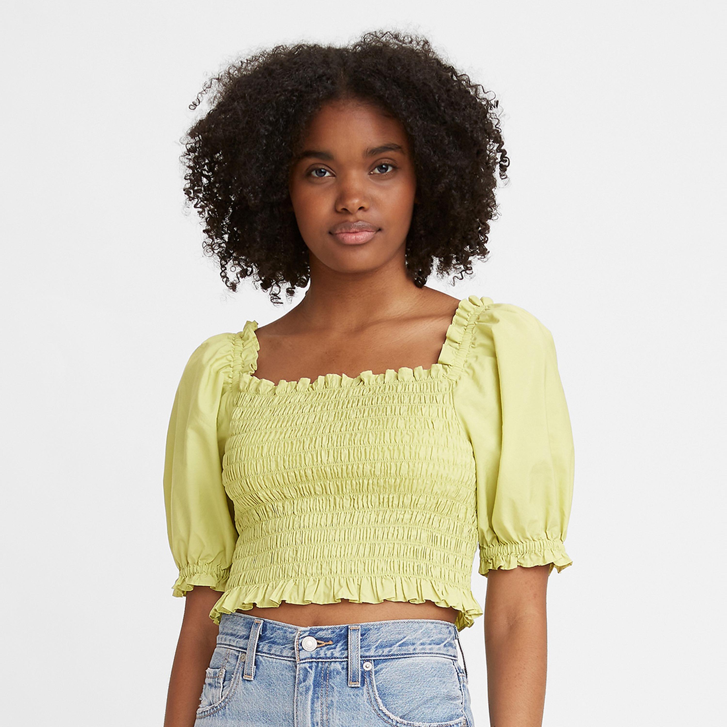 بلوزة من ليفايز برقبة مربعة وأكمام قصيرة مع اسموکد-women-clothing-shirtsandblouses-blouses-image-1