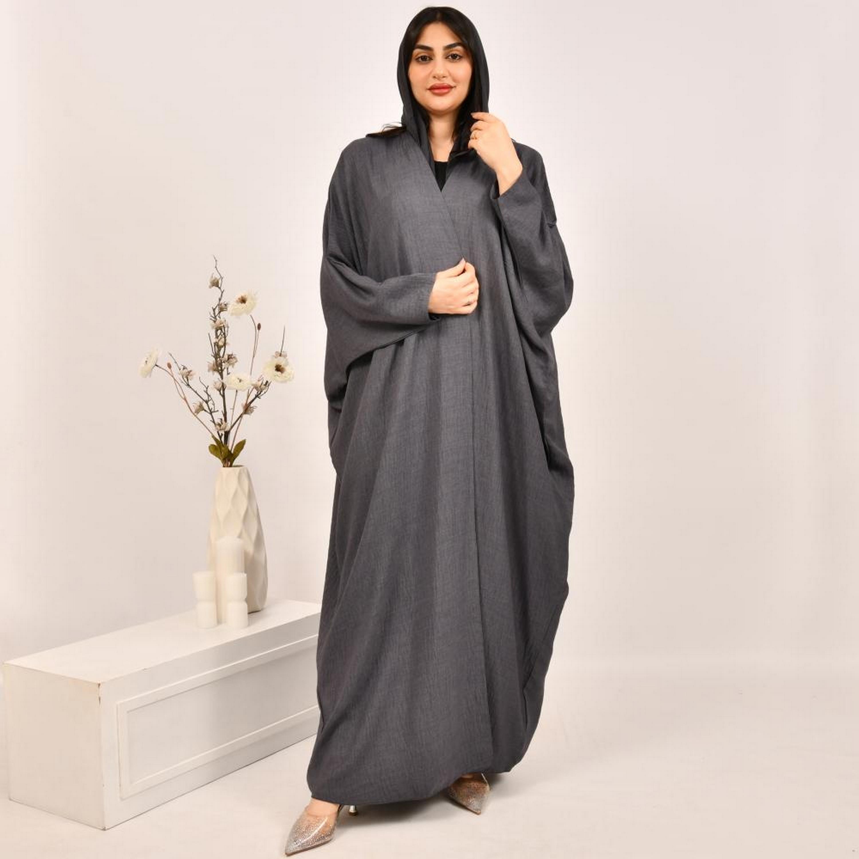 عباية بيشت من الكتان الرمادي مع حجاب من بيوند عباية-women-arabicclothing-abayas-image-1