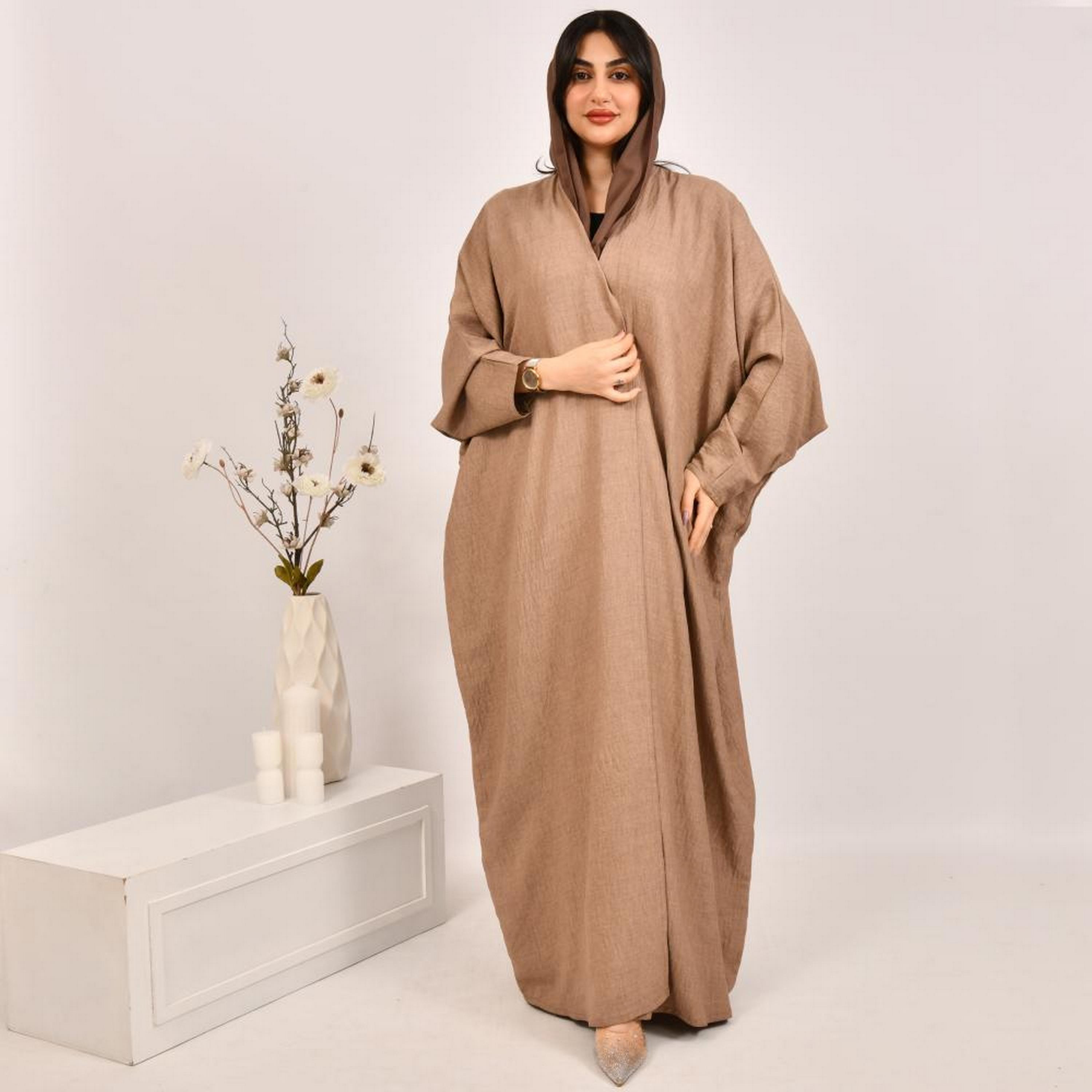 عباية بيشت من الكتان البيج مع حجاب من بيوند عباية-women-arabicclothing-abayas-image-1