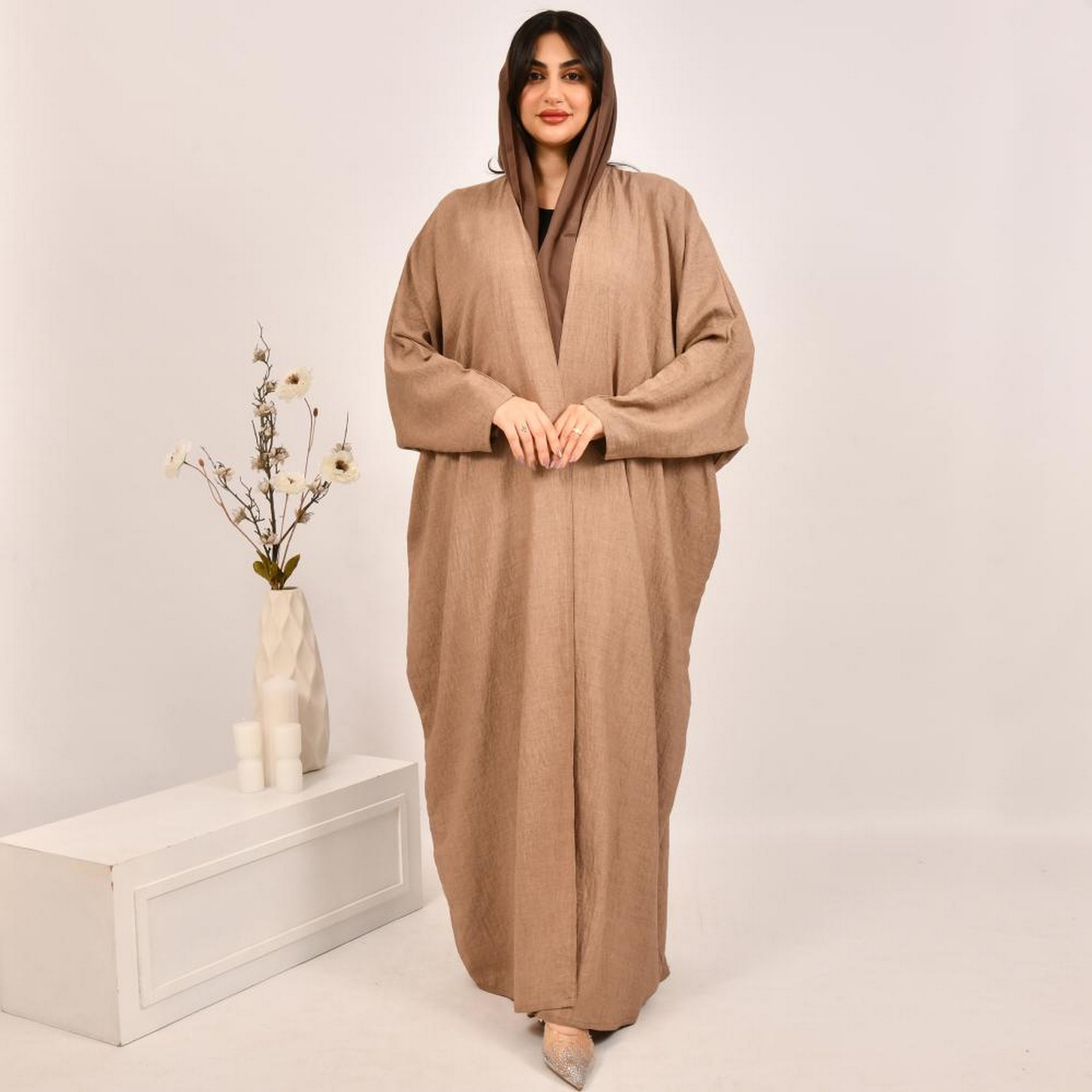 عباية بيشت من الكتان البيج مع حجاب من بيوند عباية-women-arabicclothing-abayas-image-4