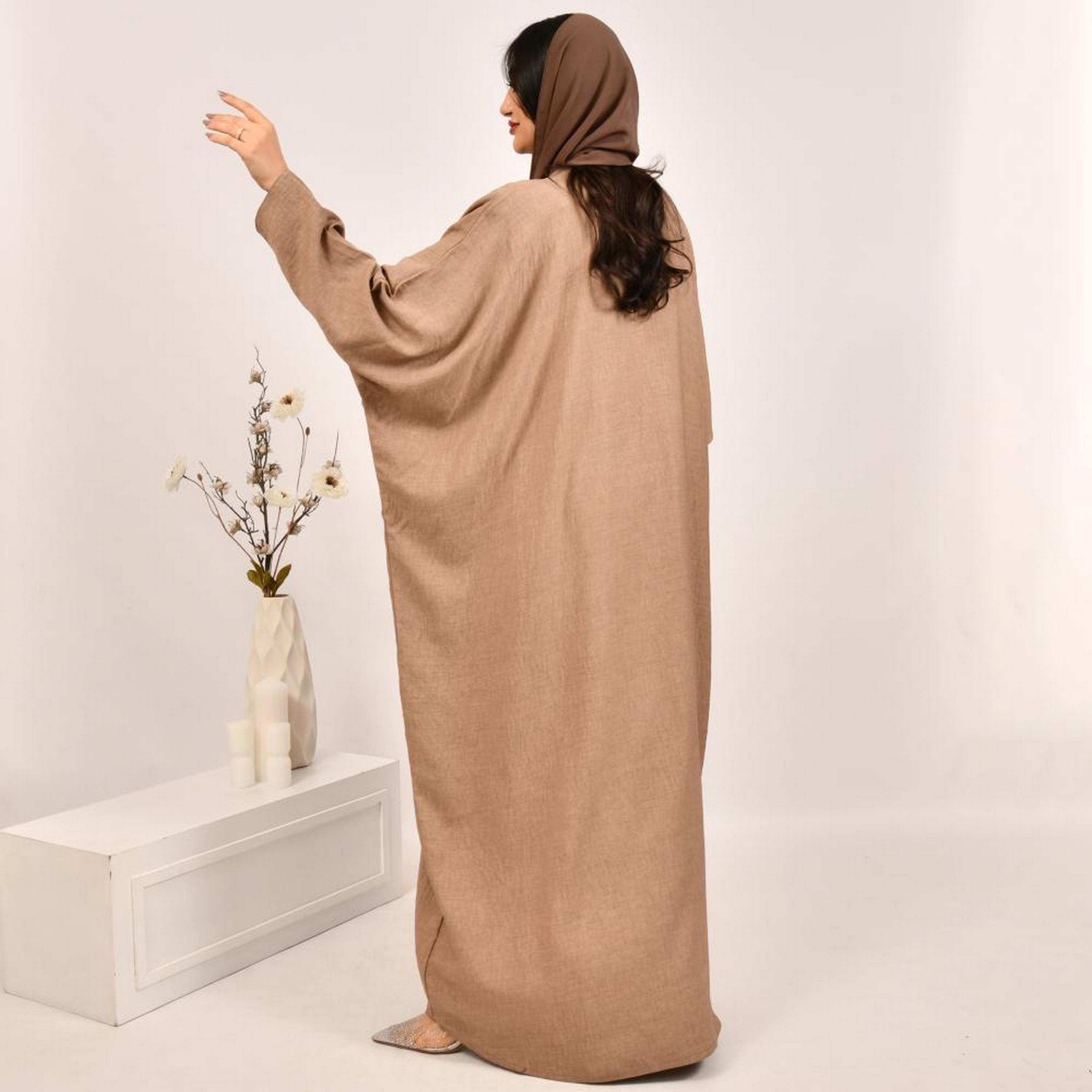 عباية بيشت من الكتان البيج مع حجاب من بيوند عباية-women-arabicclothing-abayas-image-5