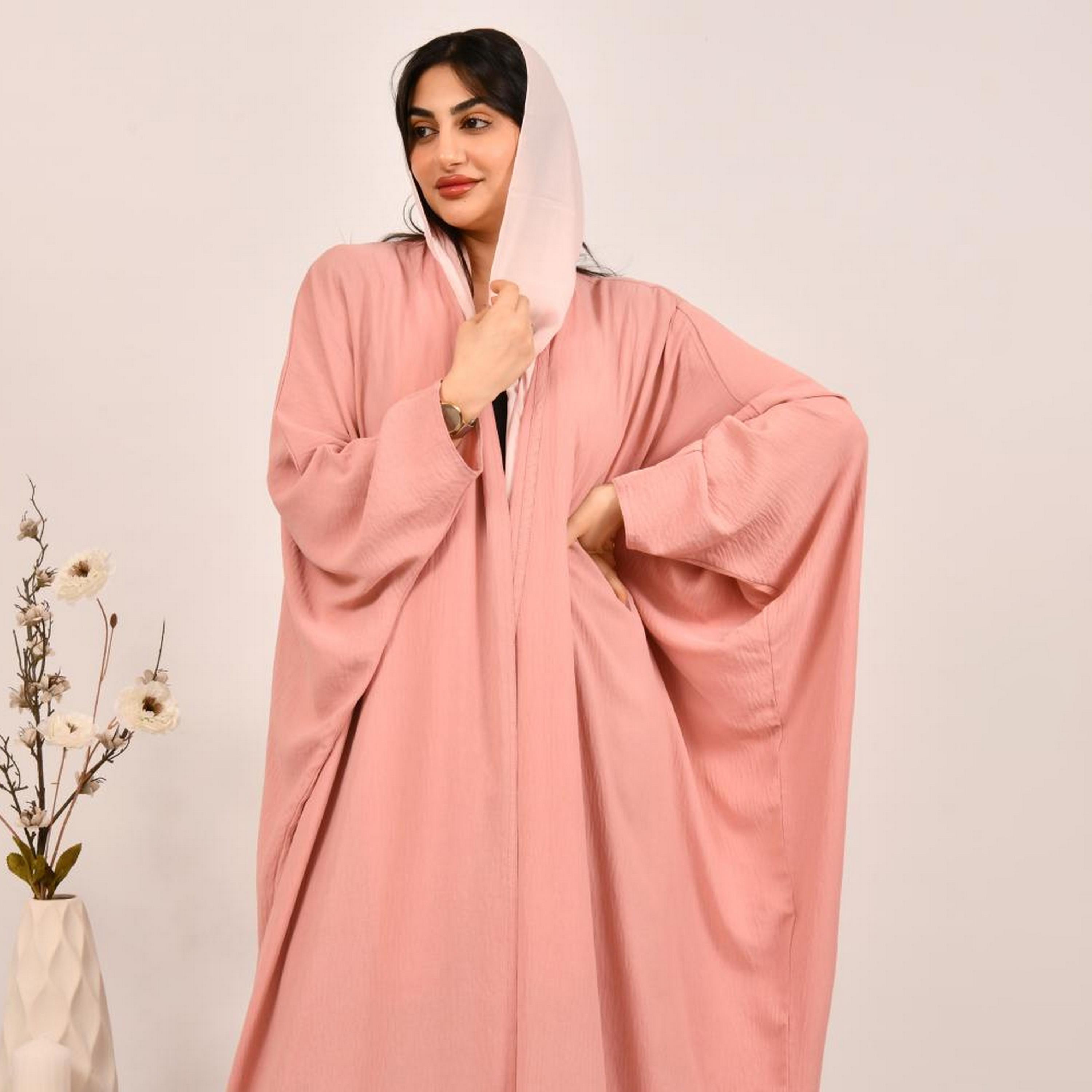 عباية بيشت جاكار باللون الوردي مع حجاب من بيوند عباية-women-arabicclothing-abayas-image-3