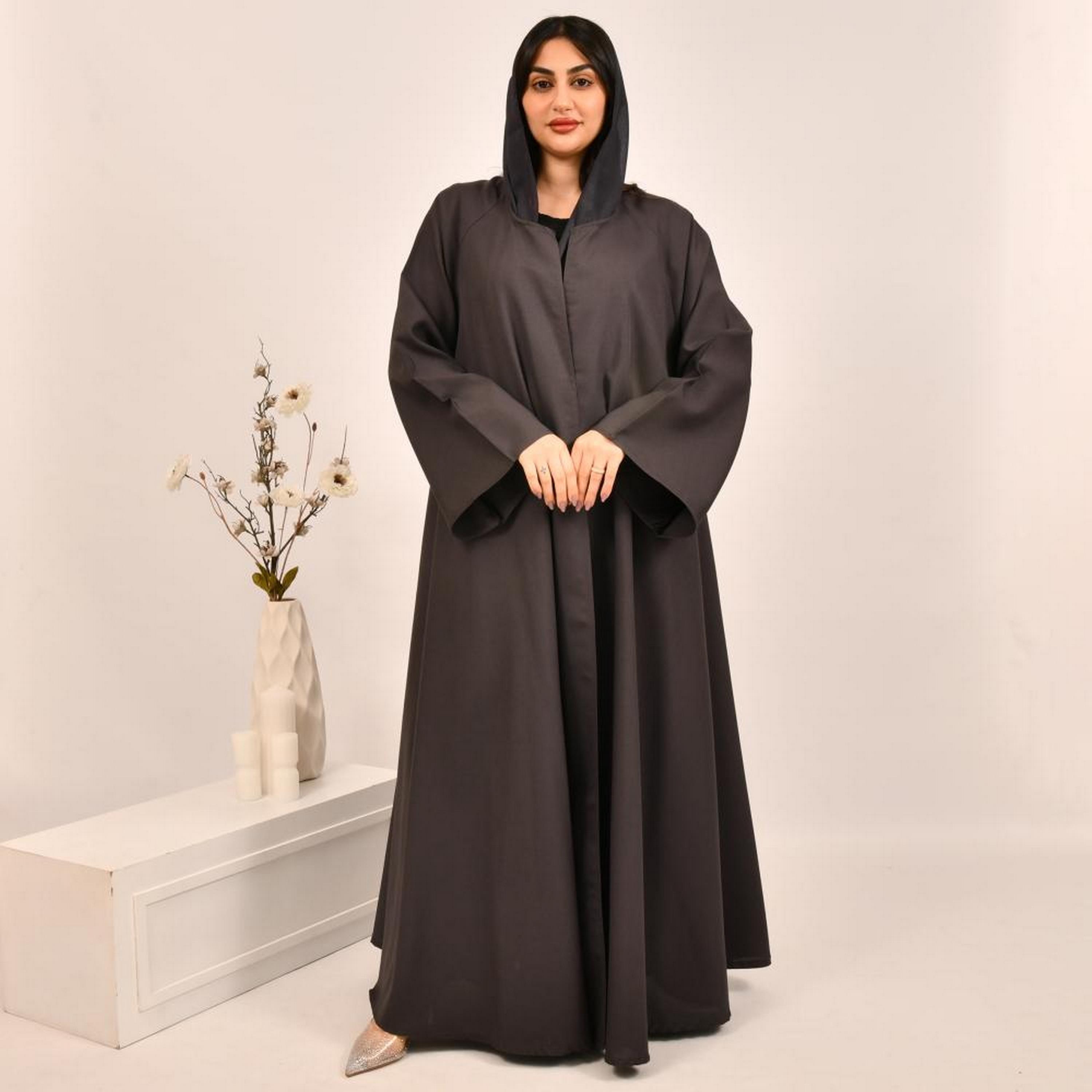 عباية كلوش من الكتان البني ذات الأكمام الواسعة مع حجاب من بيوند عباية-women-arabicclothing-abayas-image-3