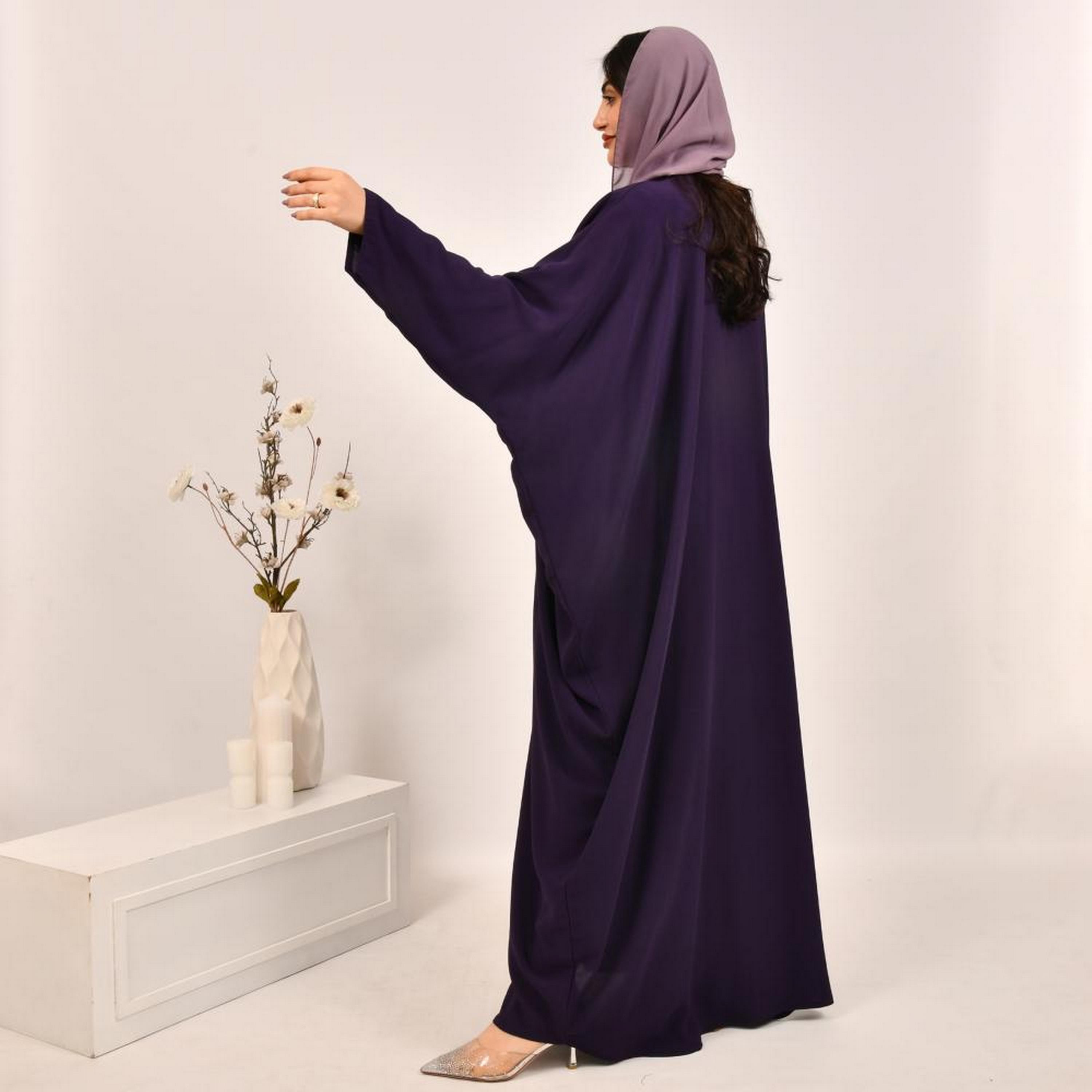 عباية بيشت من الكتان البنفسجي مع حجاب من بيوند عباية-women-arabicclothing-abayas-image-4