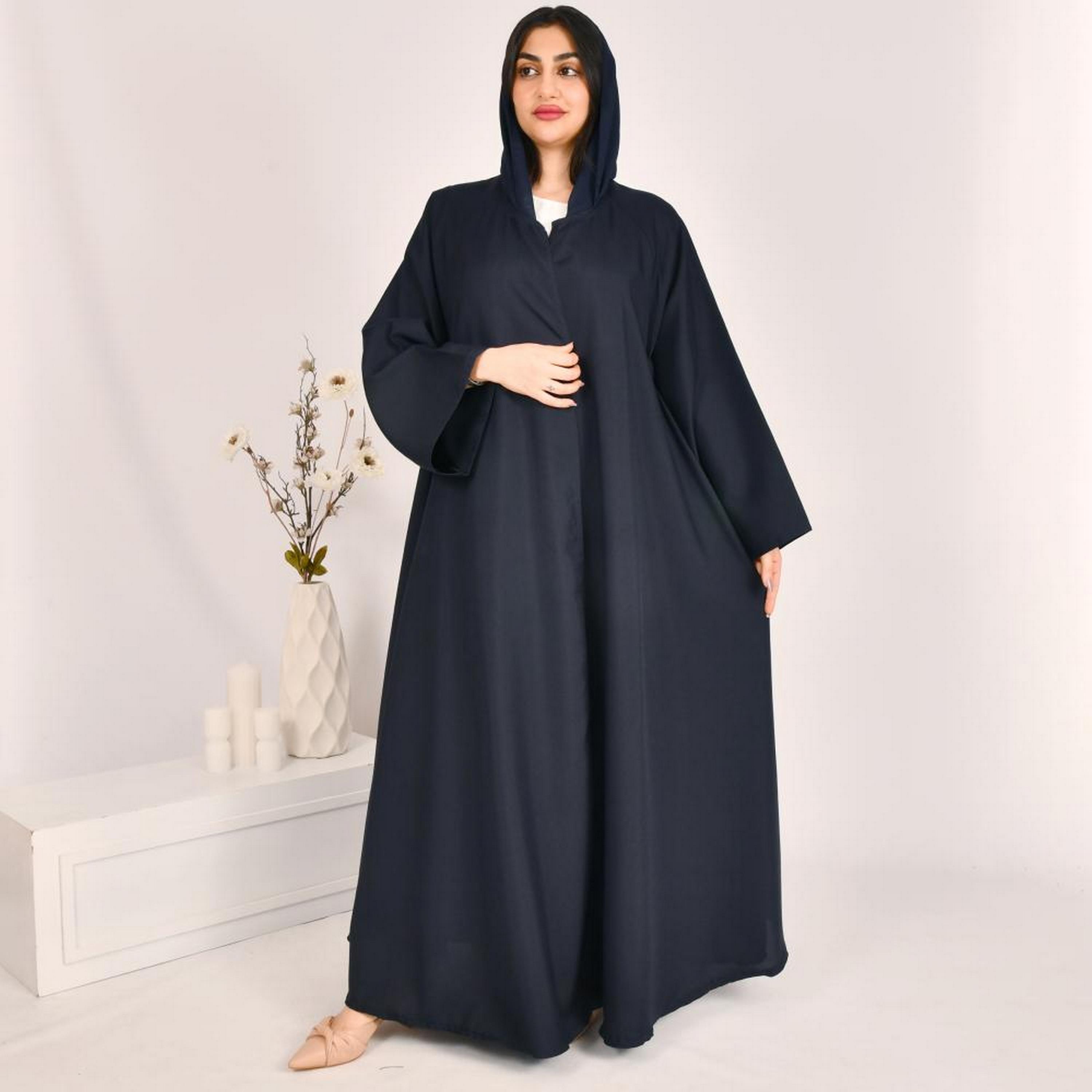 عباية كلوش بأكمام واسعة من الكتان الأزرق الداكن مع حجاب من بيوند عباية-women-arabicclothing-abayas-image-1