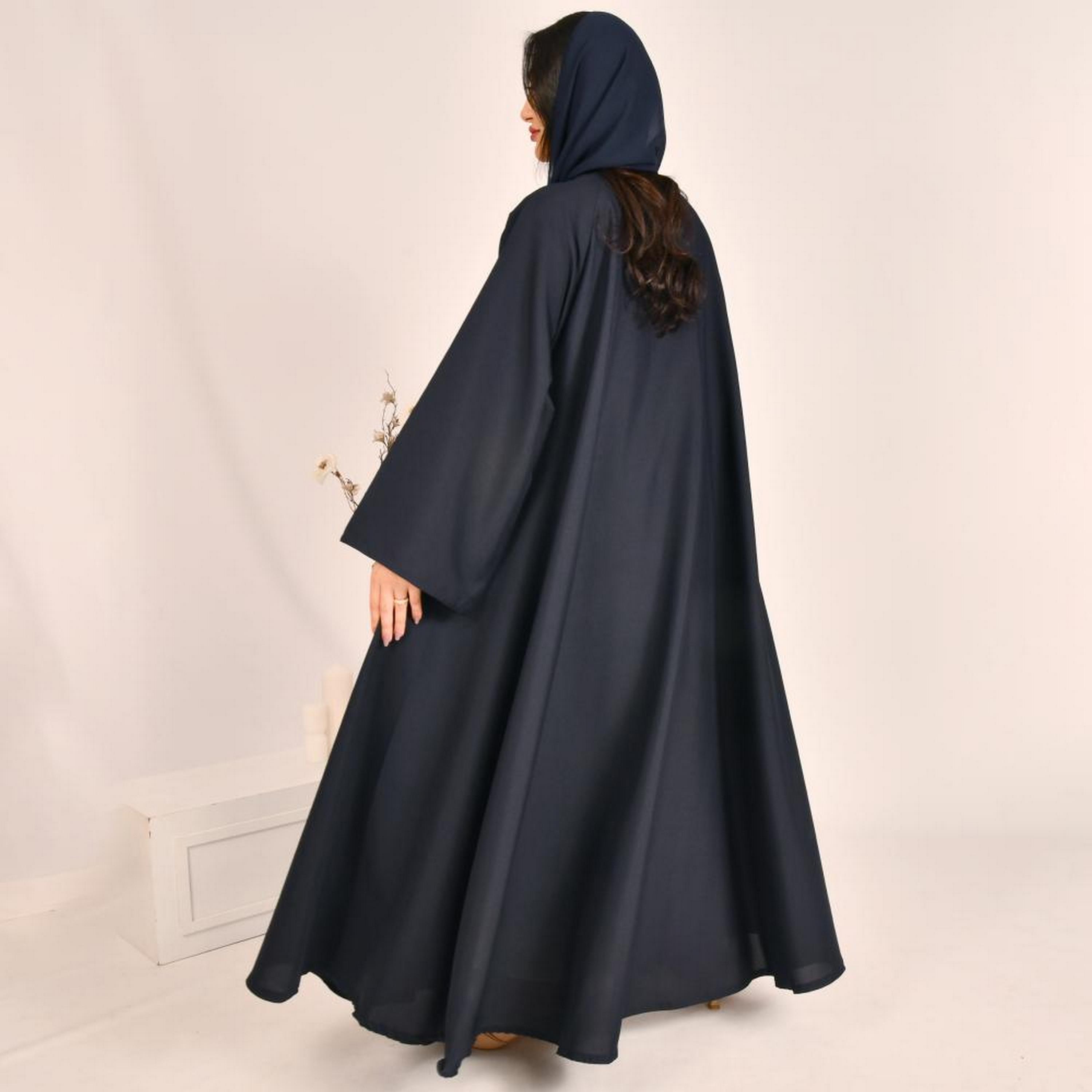 عباية كلوش بأكمام واسعة من الكتان الأزرق الداكن مع حجاب من بيوند عباية-women-arabicclothing-abayas-image-5