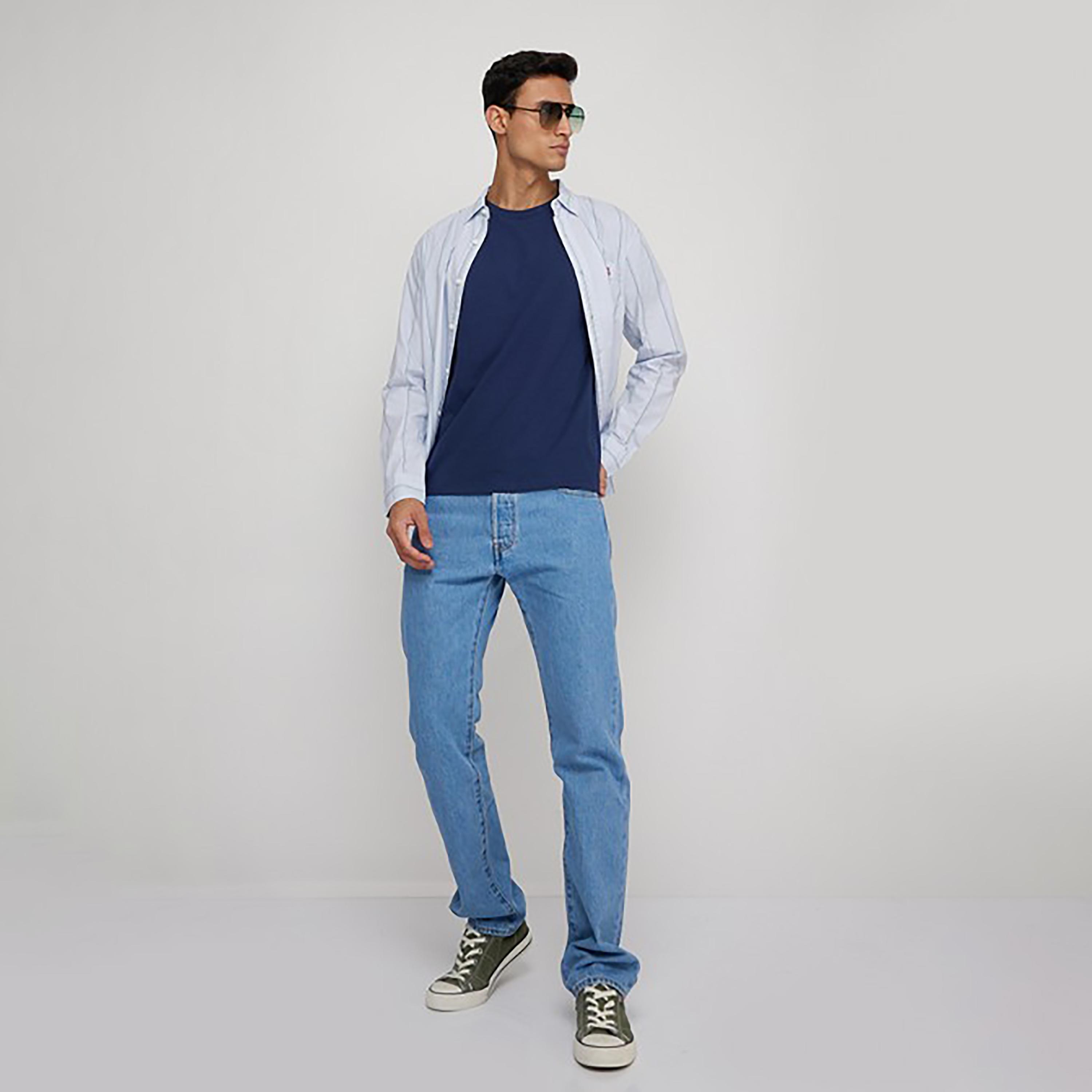 تيشيرت ليفايز بأكمام قصيرة وياقة دائرية سادة-men-clothing-tshirtsandpolos-tshirts-image-2