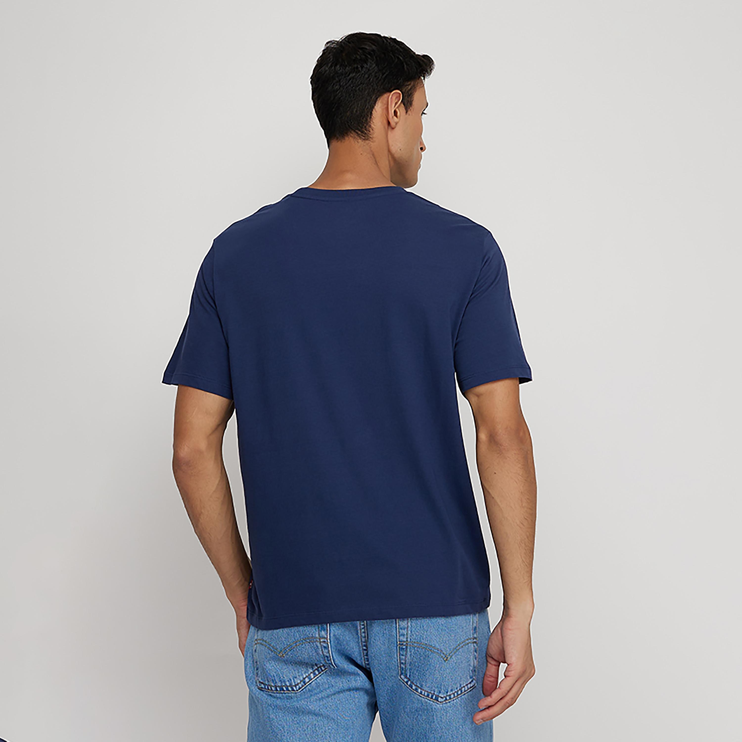تيشيرت ليفايز بأكمام قصيرة وياقة دائرية سادة-men-clothing-tshirtsandpolos-tshirts-image-4