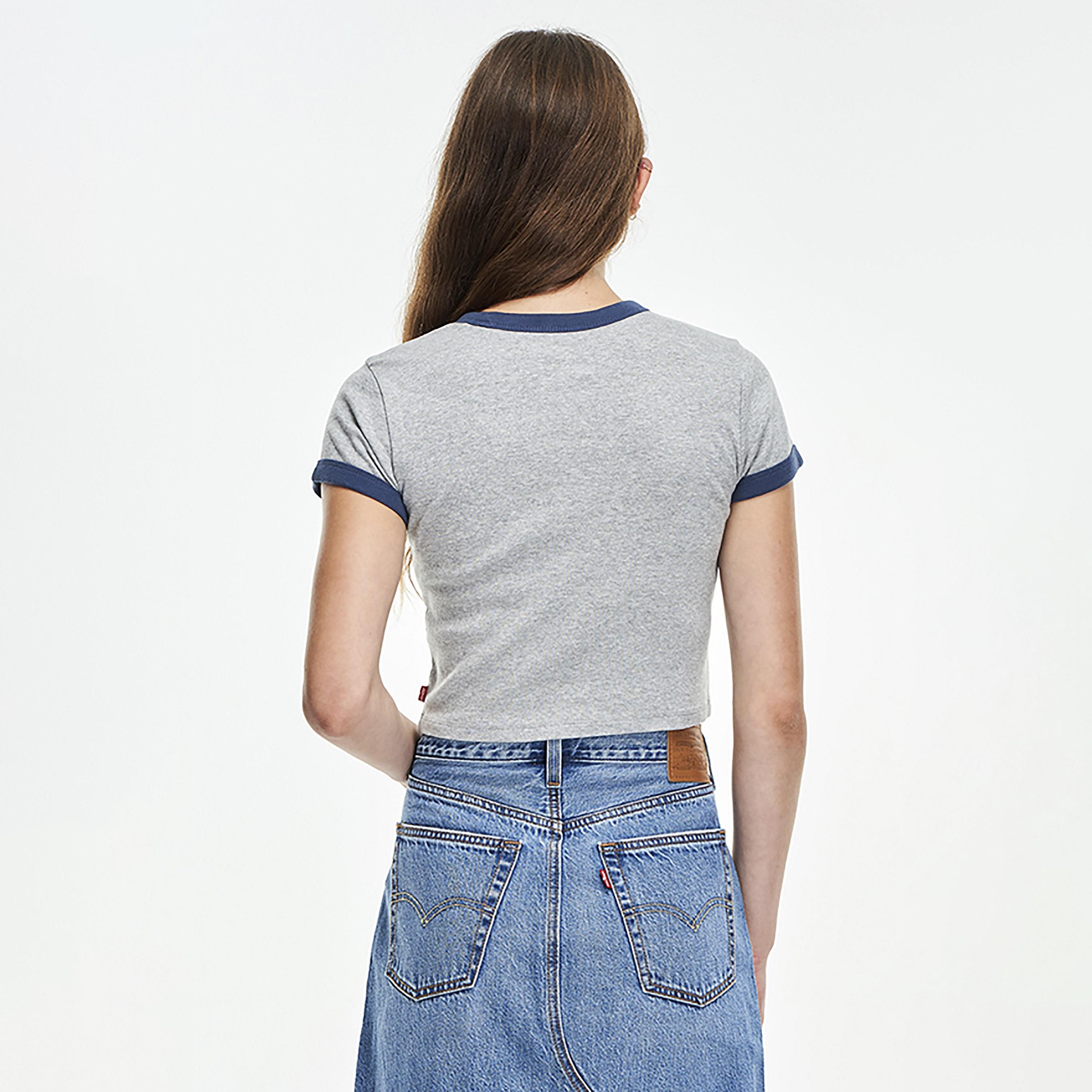تيشيرت كروب من ليفايز بأكمام قصيرة وياقة دائرية مع شعار-women-clothing-tshirts-image-2