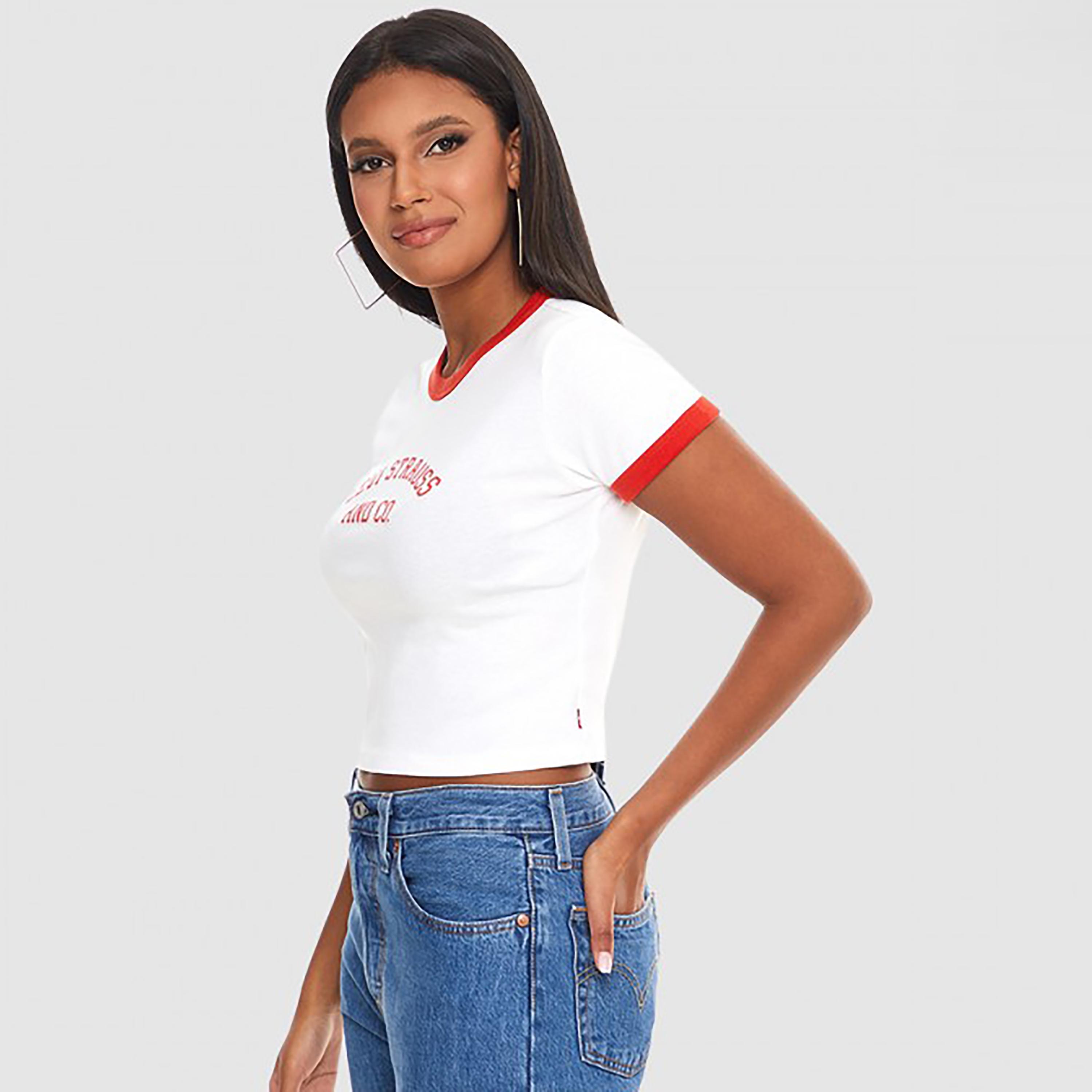 تيشيرت كروب من ليفايز بأكمام قصيرة وياقة دائرية مع شعار-women-clothing-tshirts-image-2