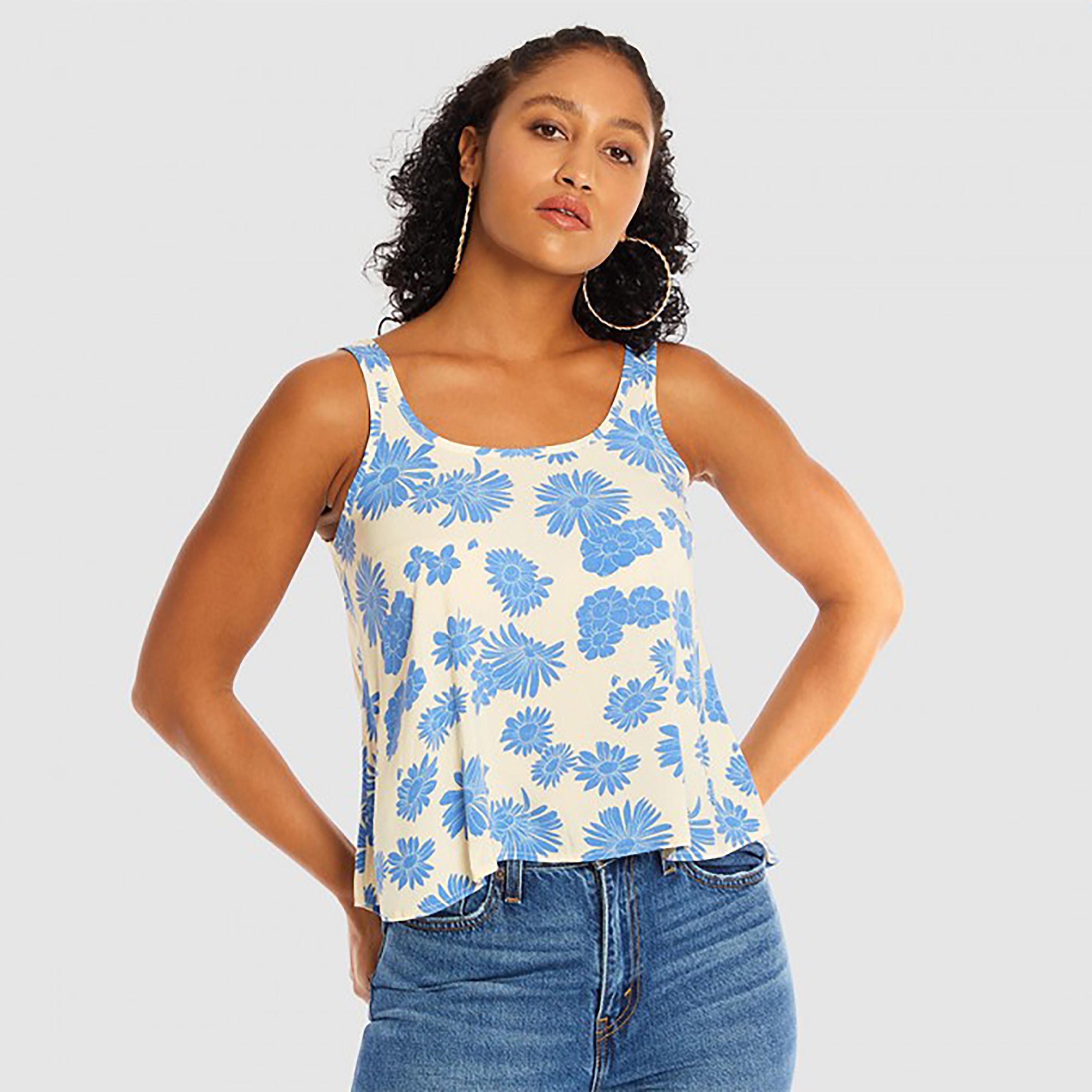 بلوزة من ليفايز برقبة دائرية وأزهار بدون أكمام-women-clothing-shirtsandblouses-blouses-image-1