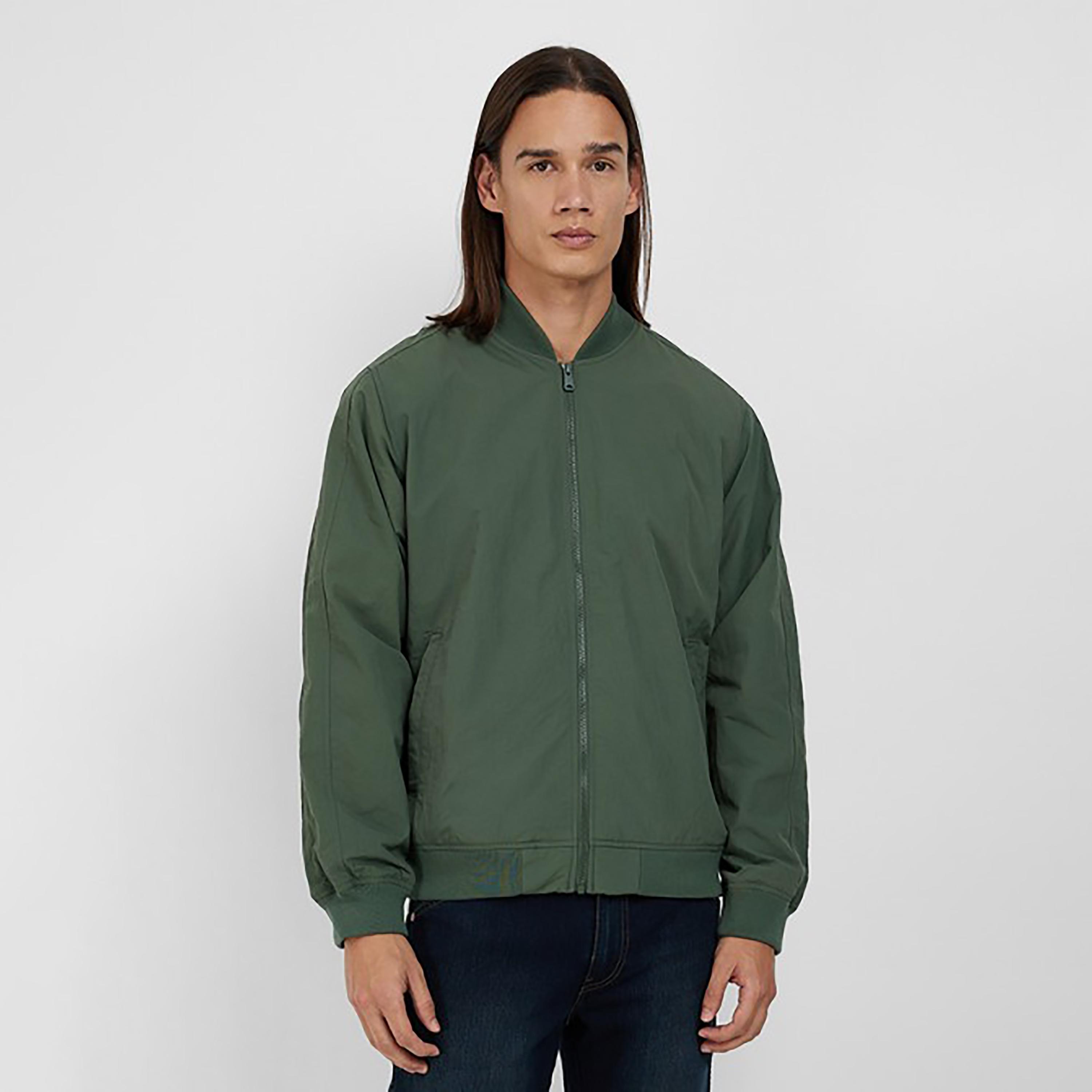بومبر جاكيت من ليفايز سادة-men-clothing-jacketsandblazers-jackets-image-1