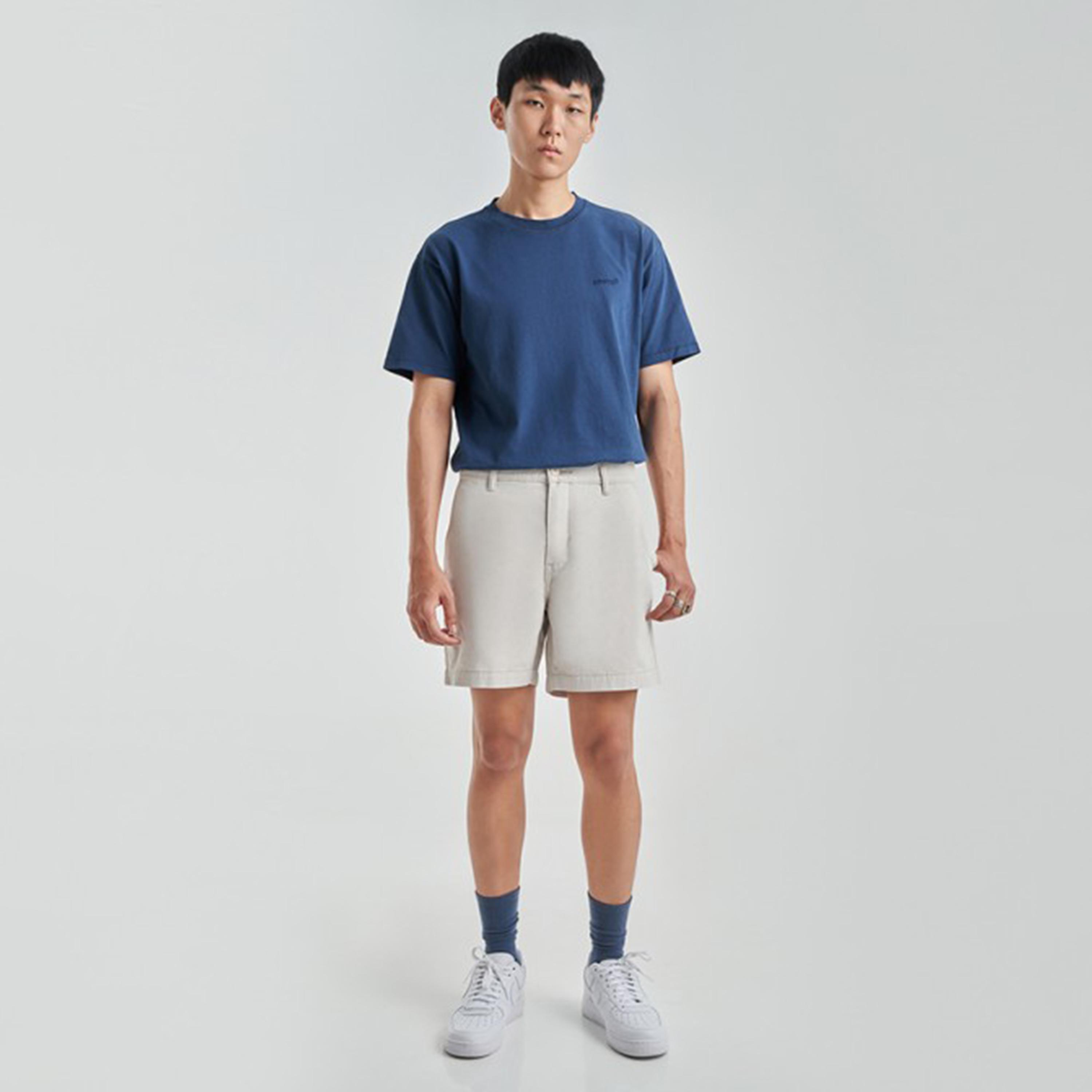 Levi's Plain Mid-Rise Buttoned Shorts-men-clothing-bottoms-shorts-image-2
