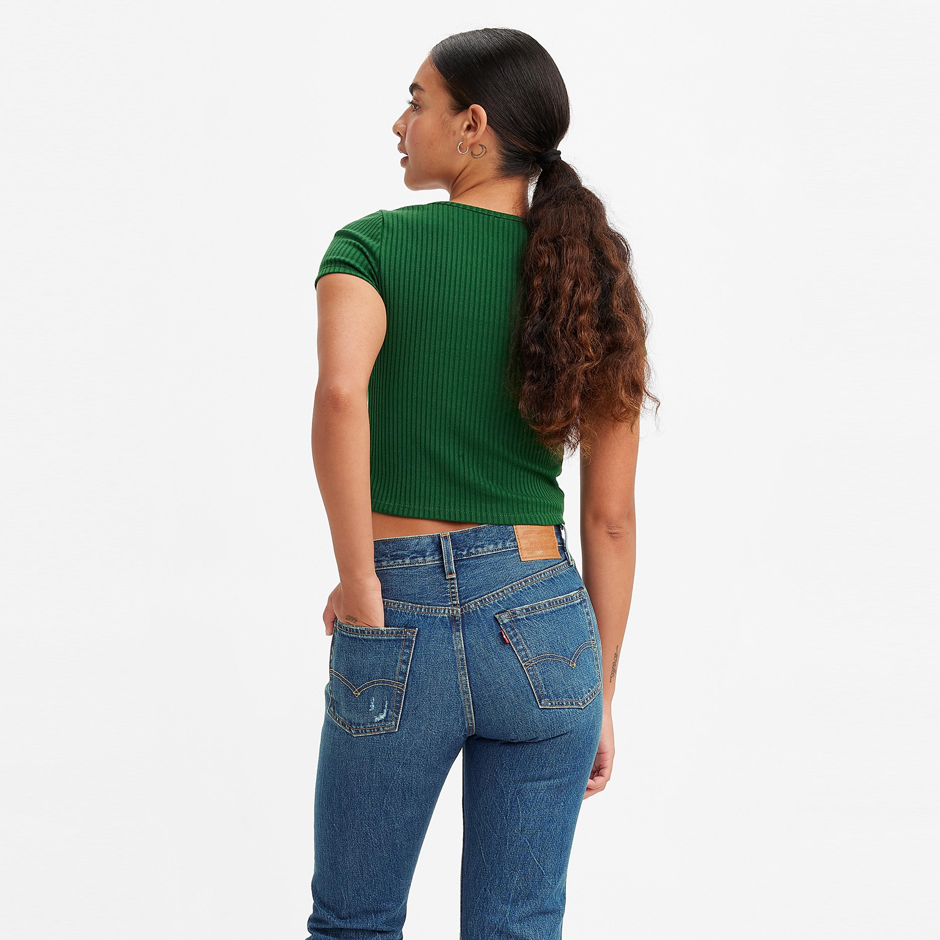 بلوزة قصیرة من ليفايز مضلعة بياقة دائرية وأكمام قصيرة مع زر للإغلاق-women-clothing-shirtsandblouses-blouses-image-3