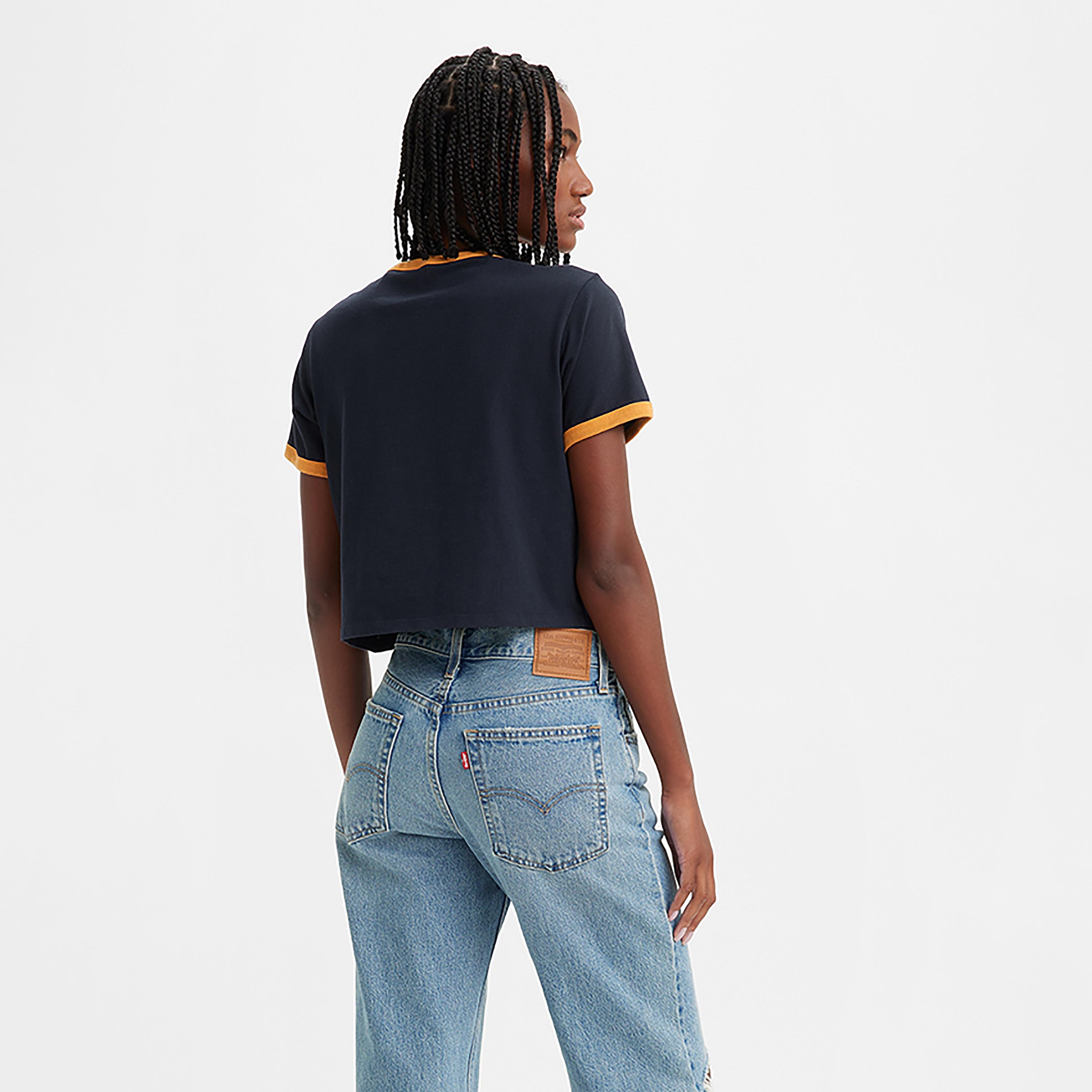 تيشيرت كروب من ليفايز بأكمام قصيرة وياقة دائرية مع شعار-women-clothing-tshirts-image-2
