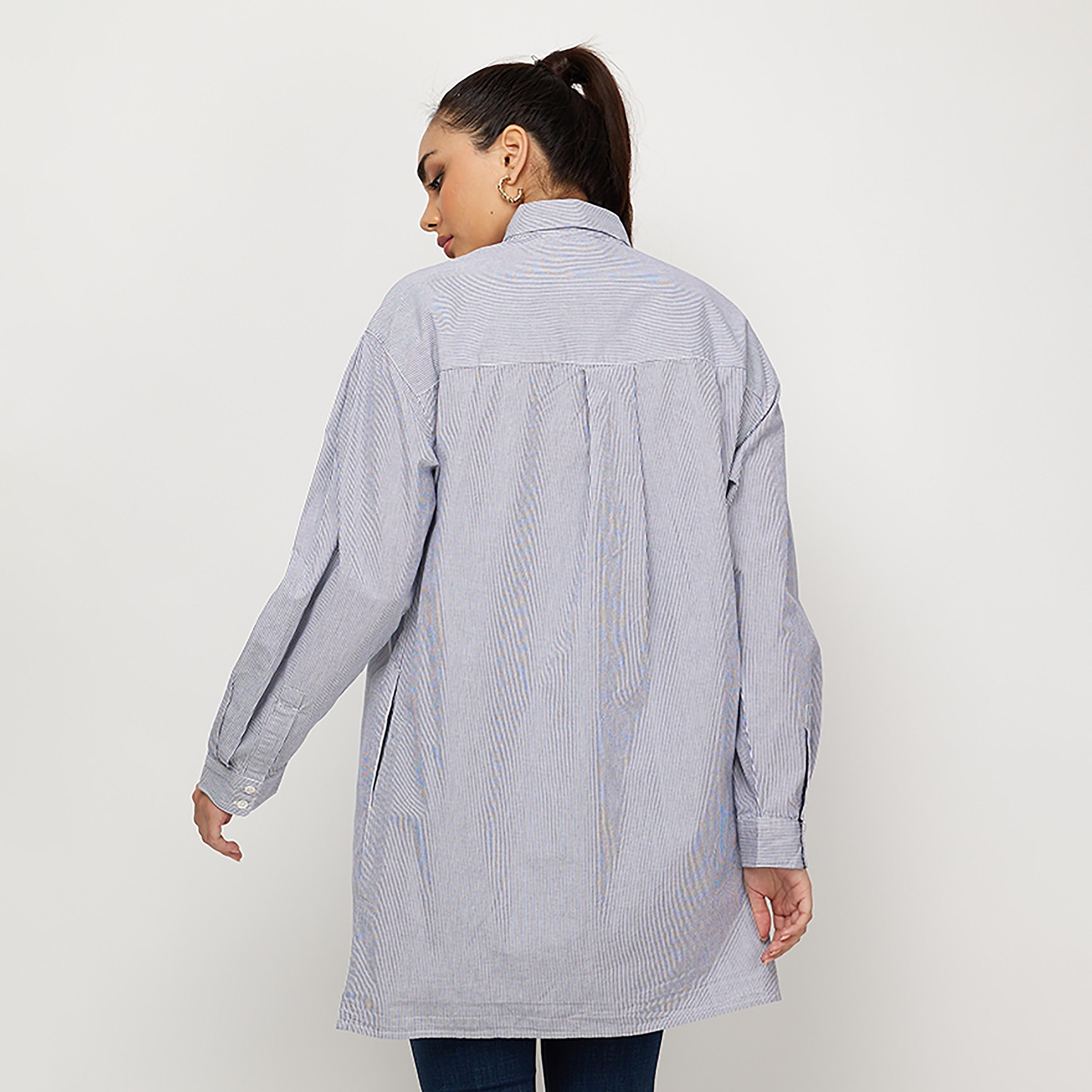 فستان قميص ذو قصير بياقة مع مخطط سادة من ليفايز-women-clothing-dresses-image-1