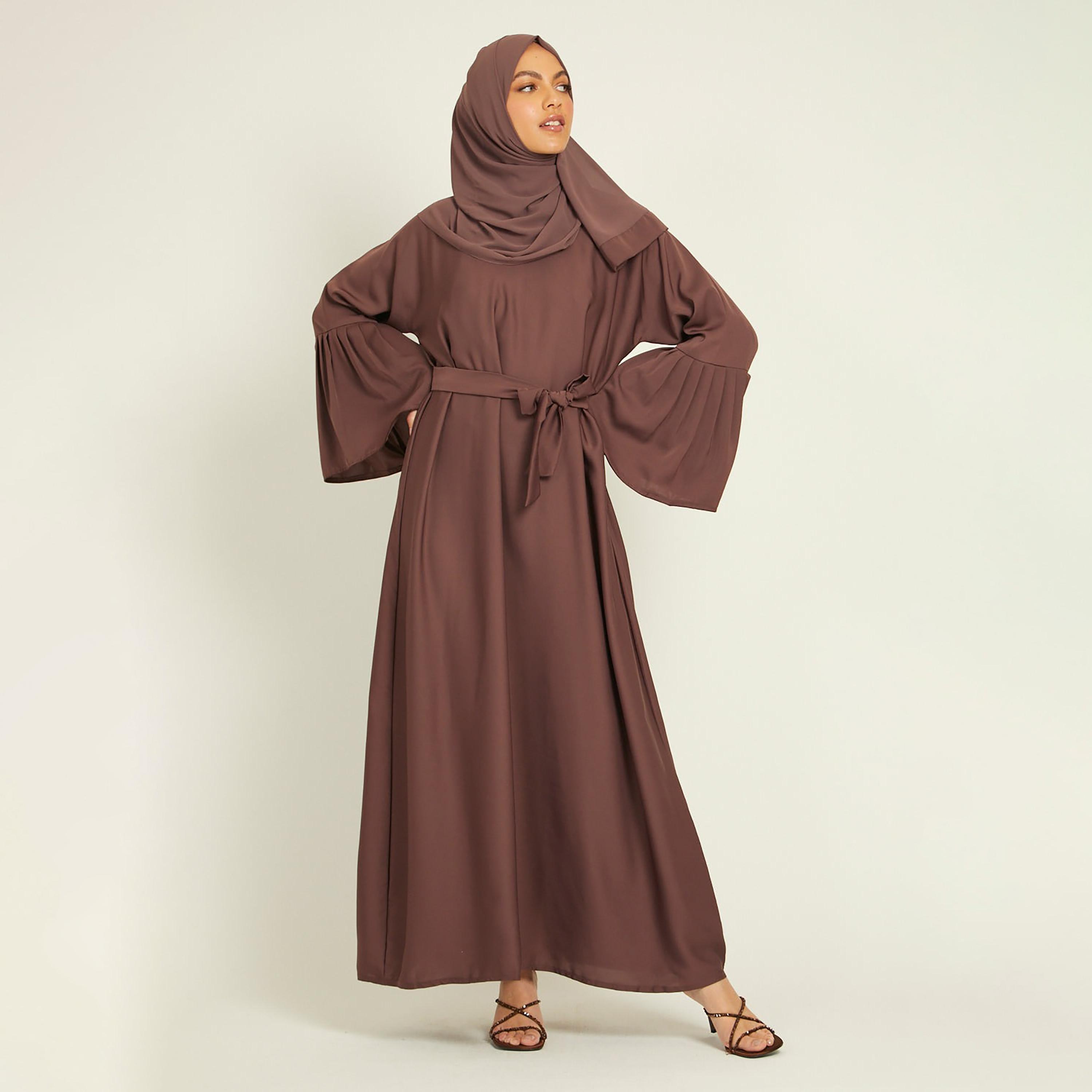 عباية ذات نيدا بنية بأكمام بيل وحزام برباط من نخبه مع حجاب-women-arabicclothing-abayas-image-1