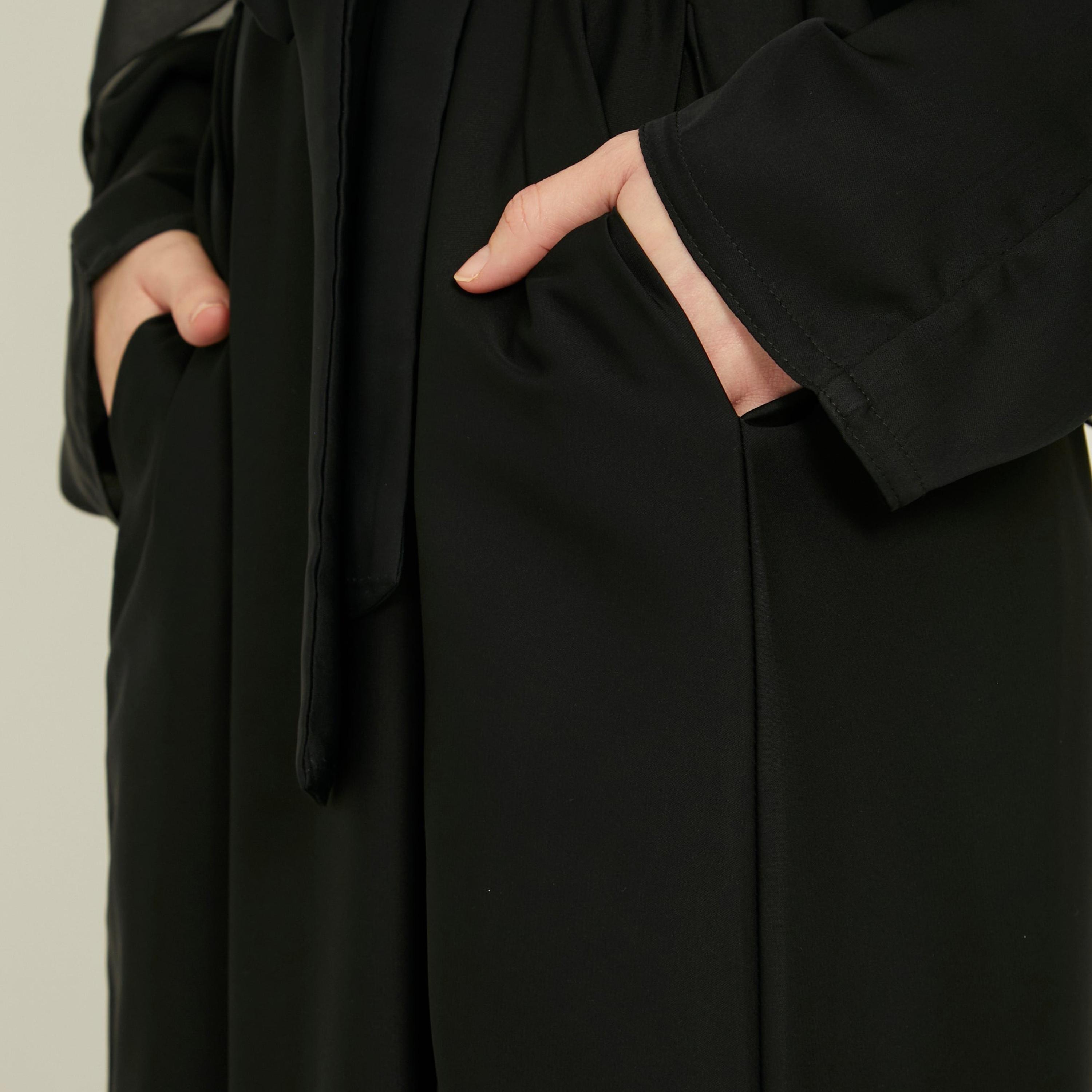 عباية نيدا سوداء ذات حزام برباط وجيوب جانبية من نخبه مع حجاب-women-arabicclothing-abayas-image-2