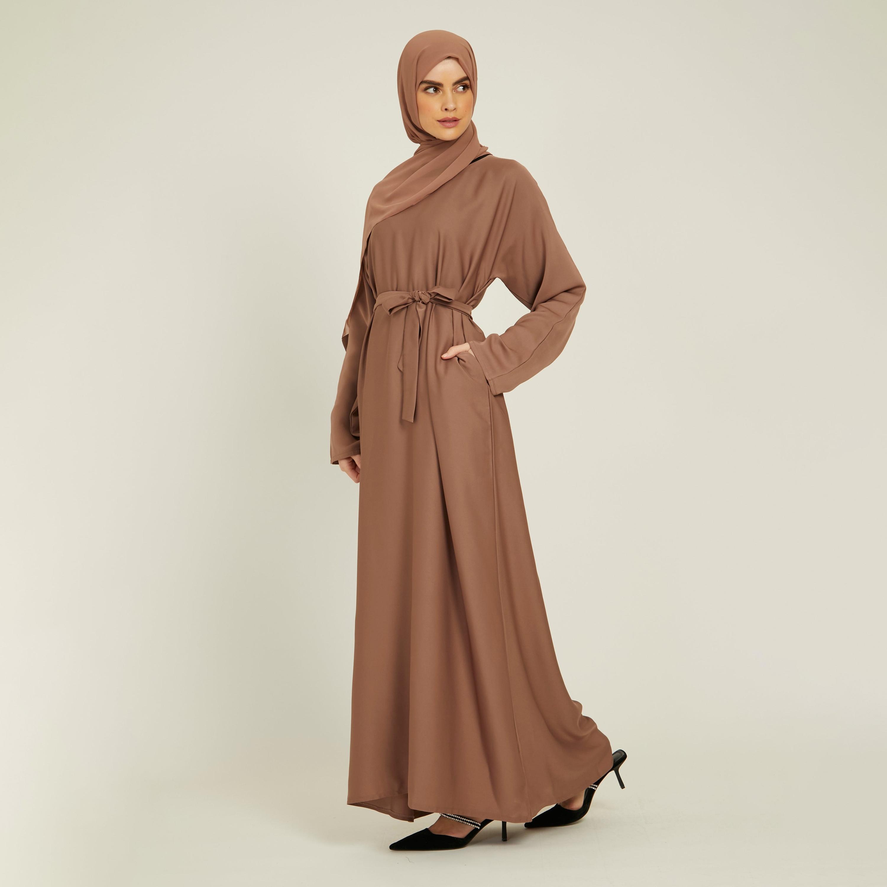 عباية نيدا بنية ذات حزام برباط وجيوب جانبية من نخبه مع حجاب-women-arabicclothing-abayas-image-1