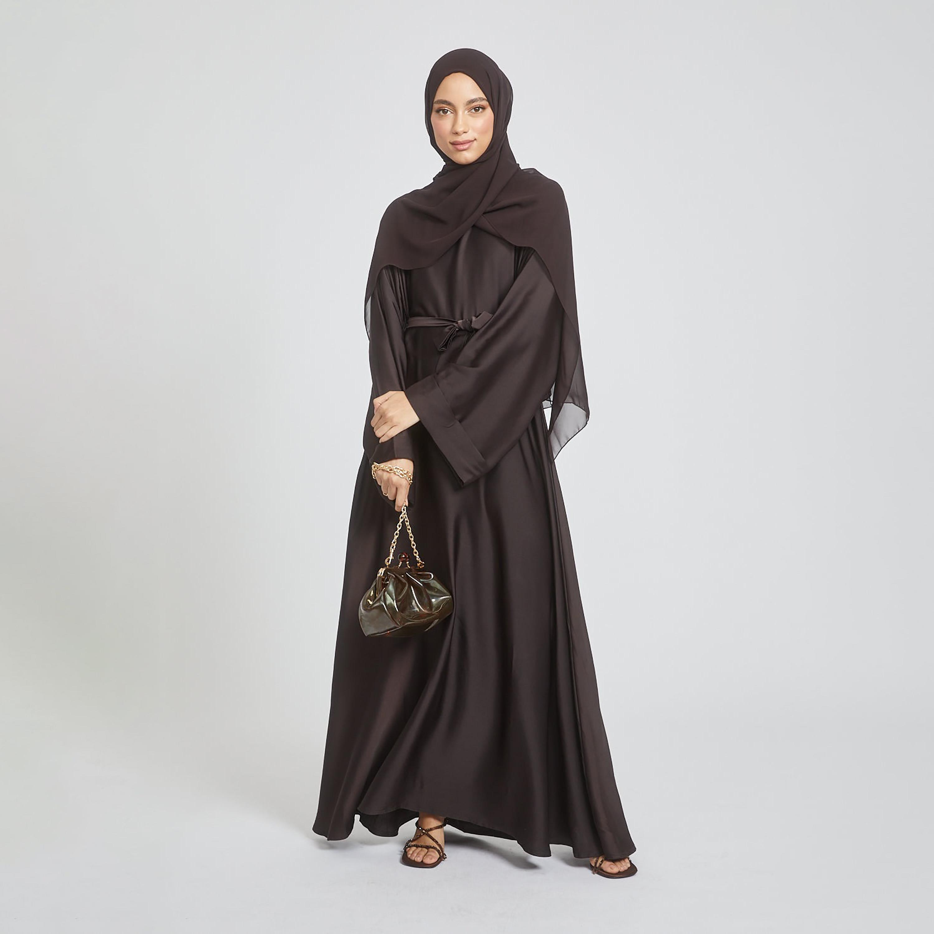 عباية ذات نيدا بنية بأكمام واسعة وحزام برباط من نخبه مع حجاب-women-arabicclothing-abayas-image-3