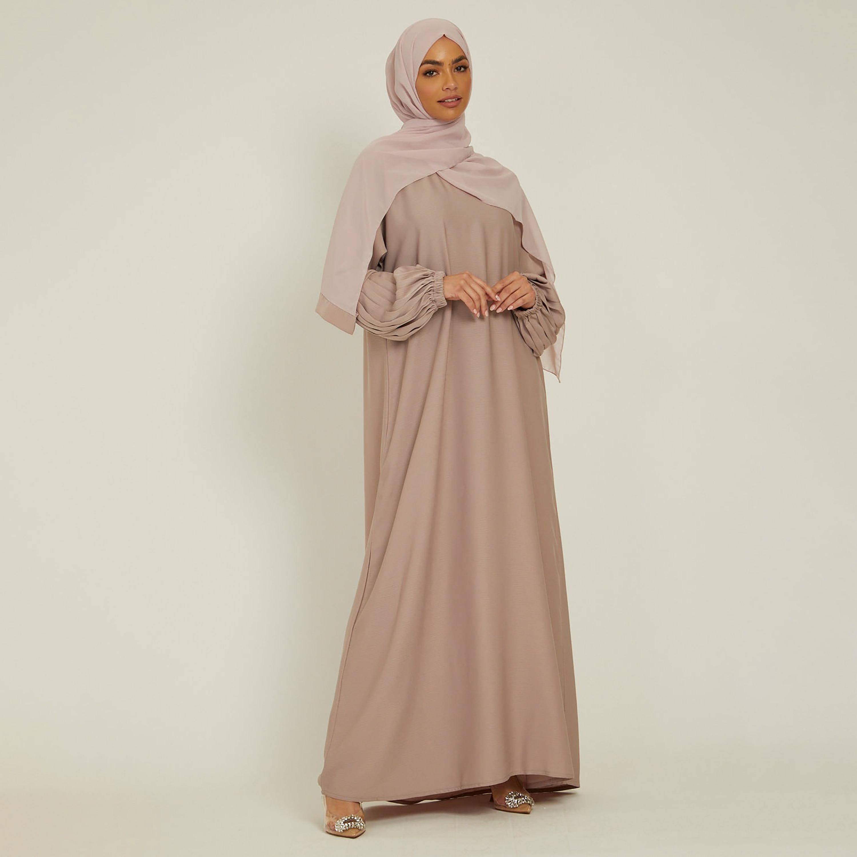 عباية ذات نيدا بلون بيج وحزام برباط من نخبه مع حجاب-women-arabicclothing-abayas-image-4
