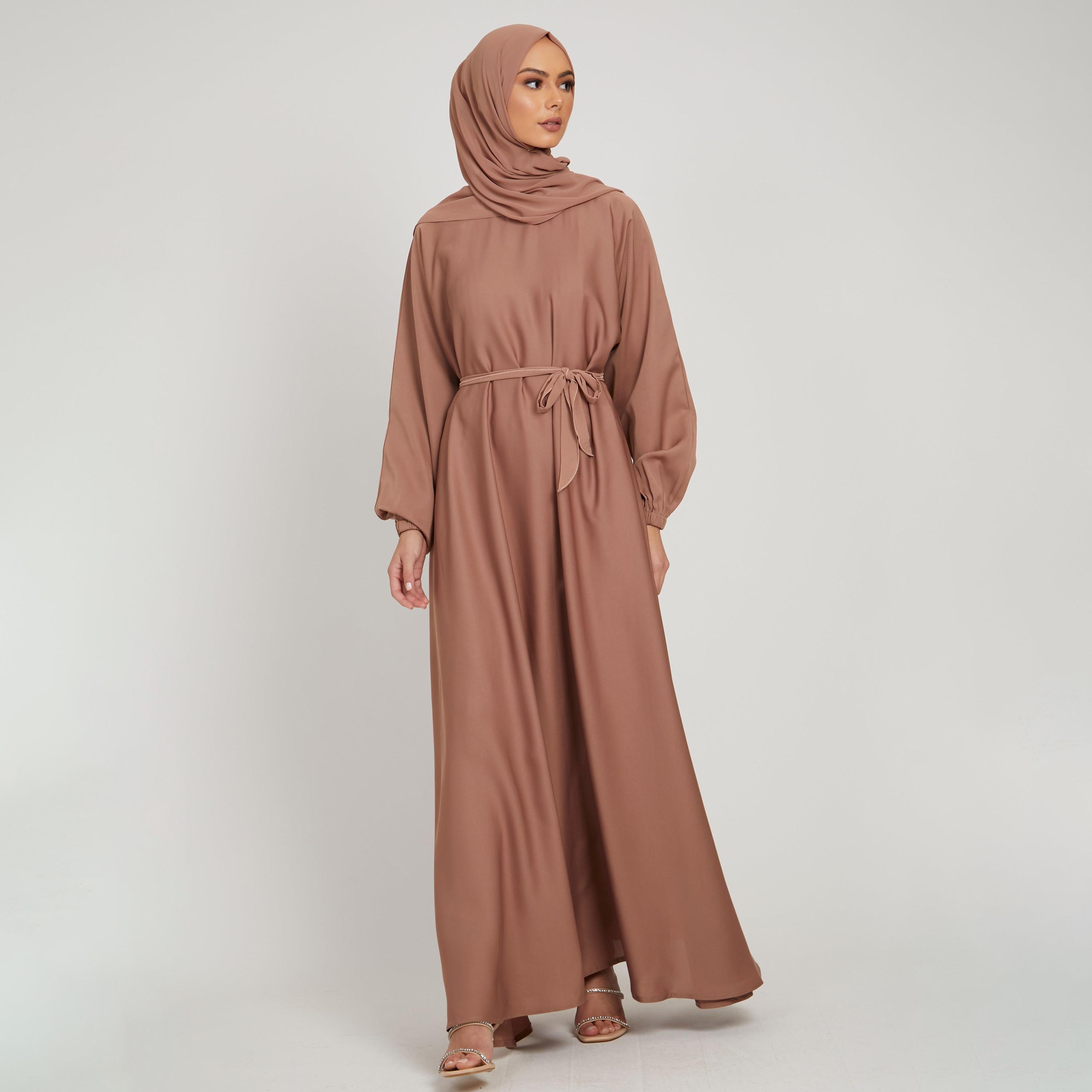 عباية ذات نيدا بلون بني وحزام برباط من نخبه مع حجاب-women-arabicclothing-abayas-image-1