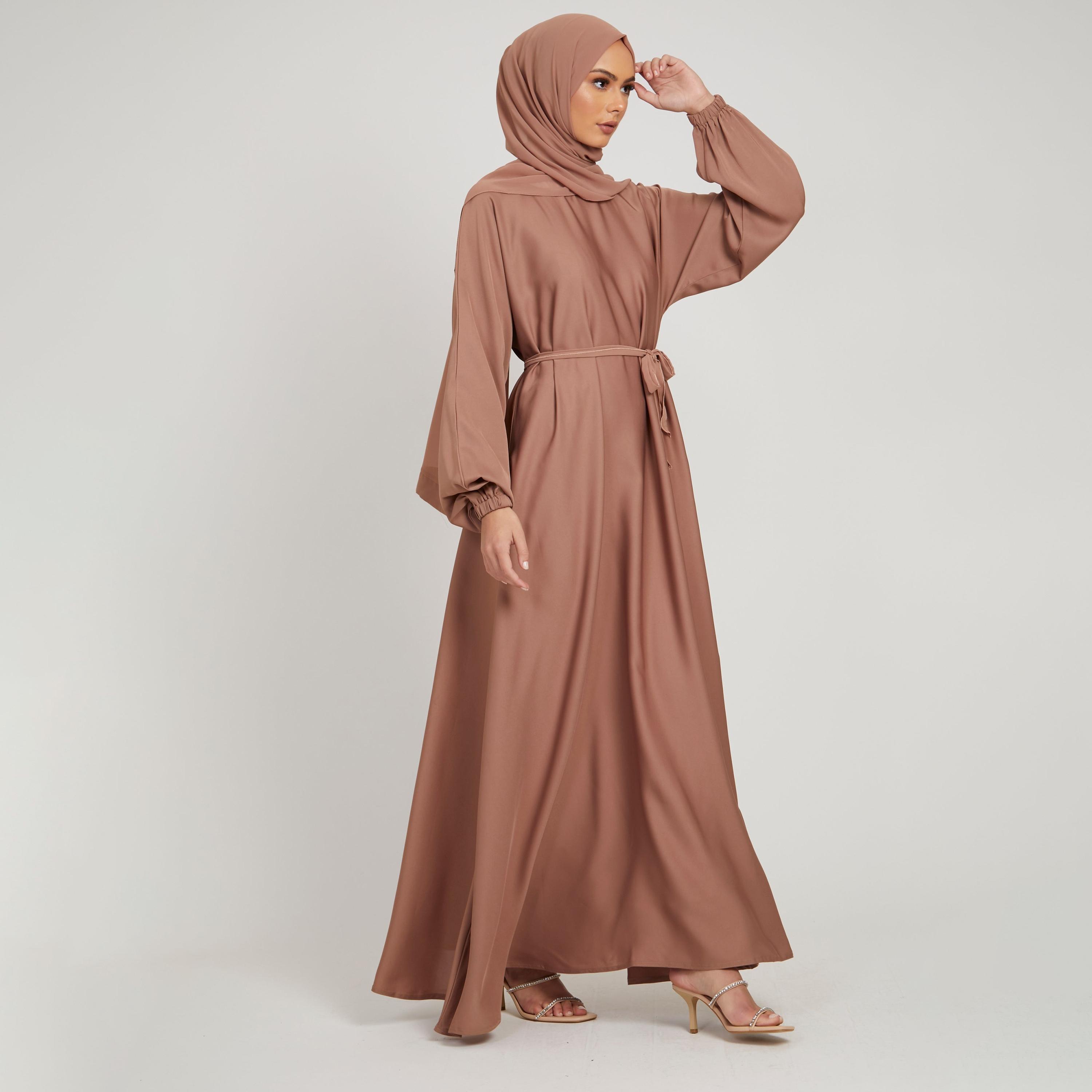 عباية ذات نيدا بلون بني وحزام برباط من نخبه مع حجاب-women-arabicclothing-abayas-image-3