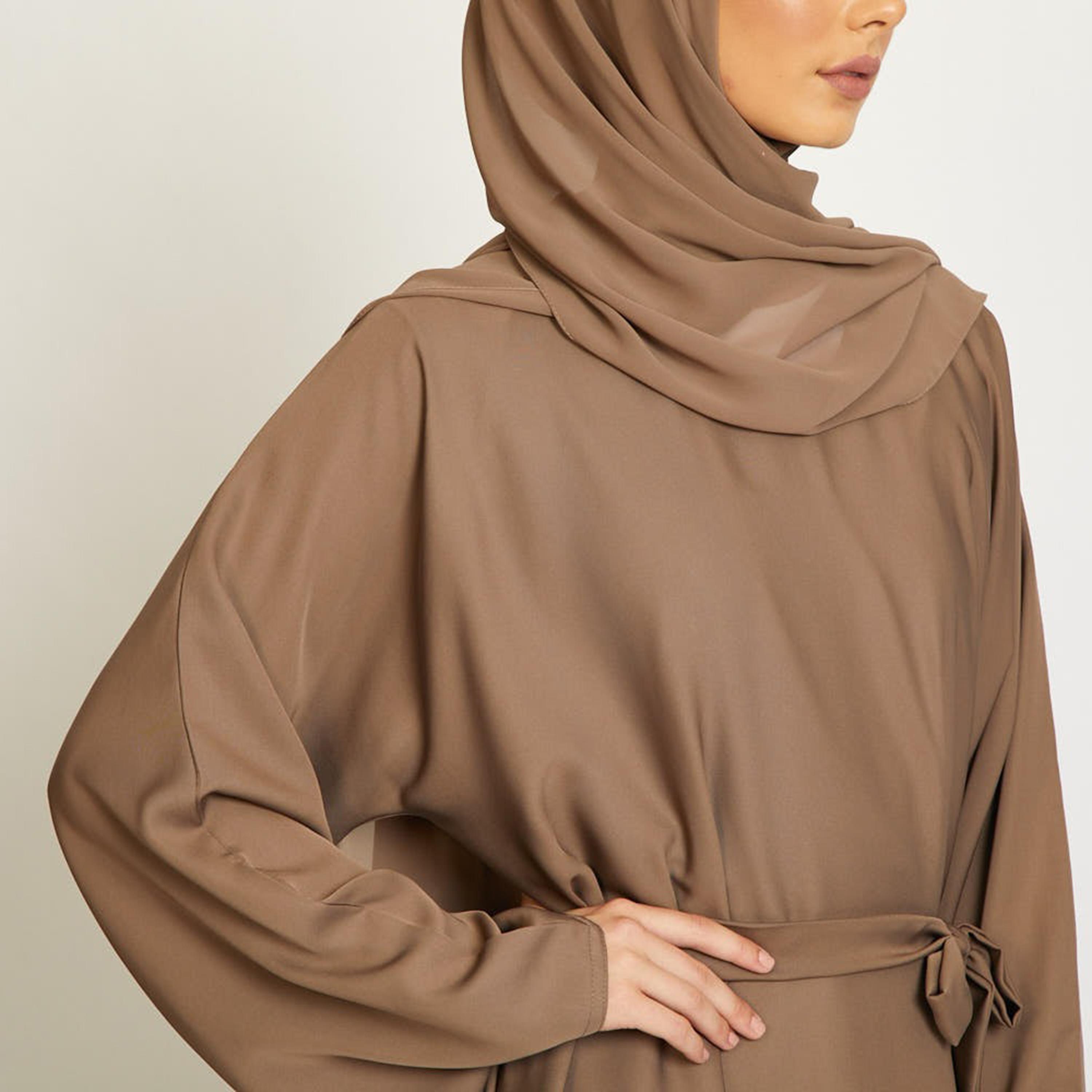 عباية ذات نيدا بلون بني وحزام برباط من نخبه مع حجاب-women-arabicclothing-abayas-image-2