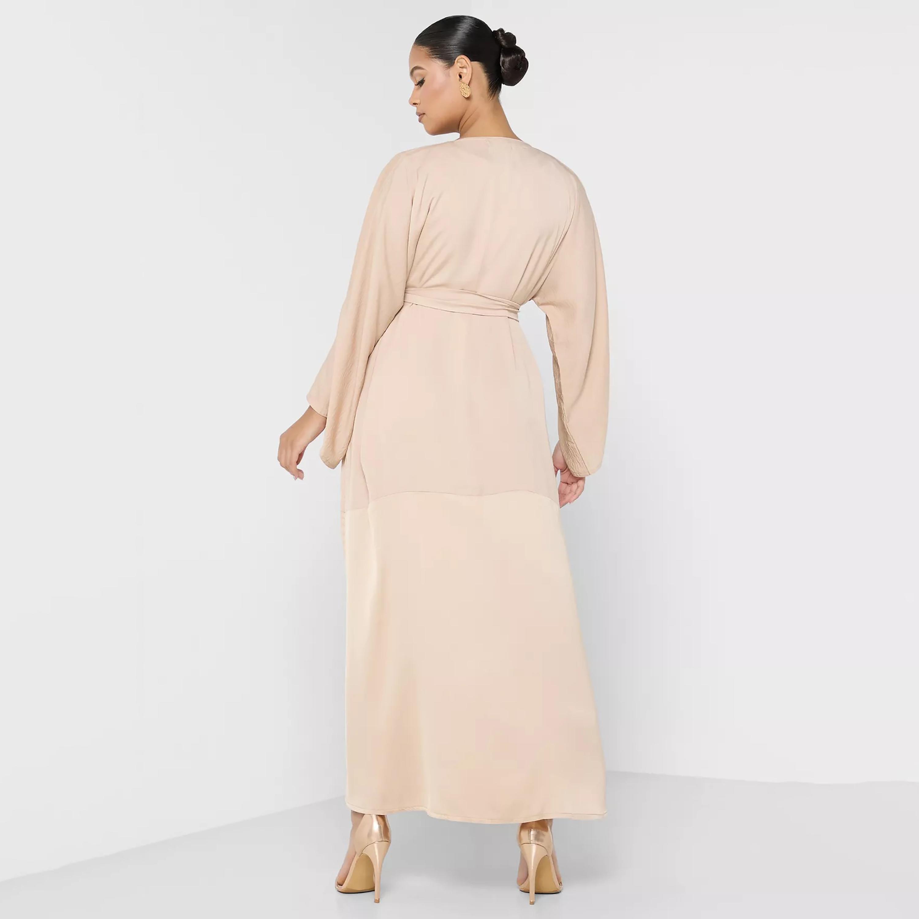 Nukhbaa Textured Tie Belt Abaya with Inner Dress and Hijab-women-arabicclothing-abayas-image-4