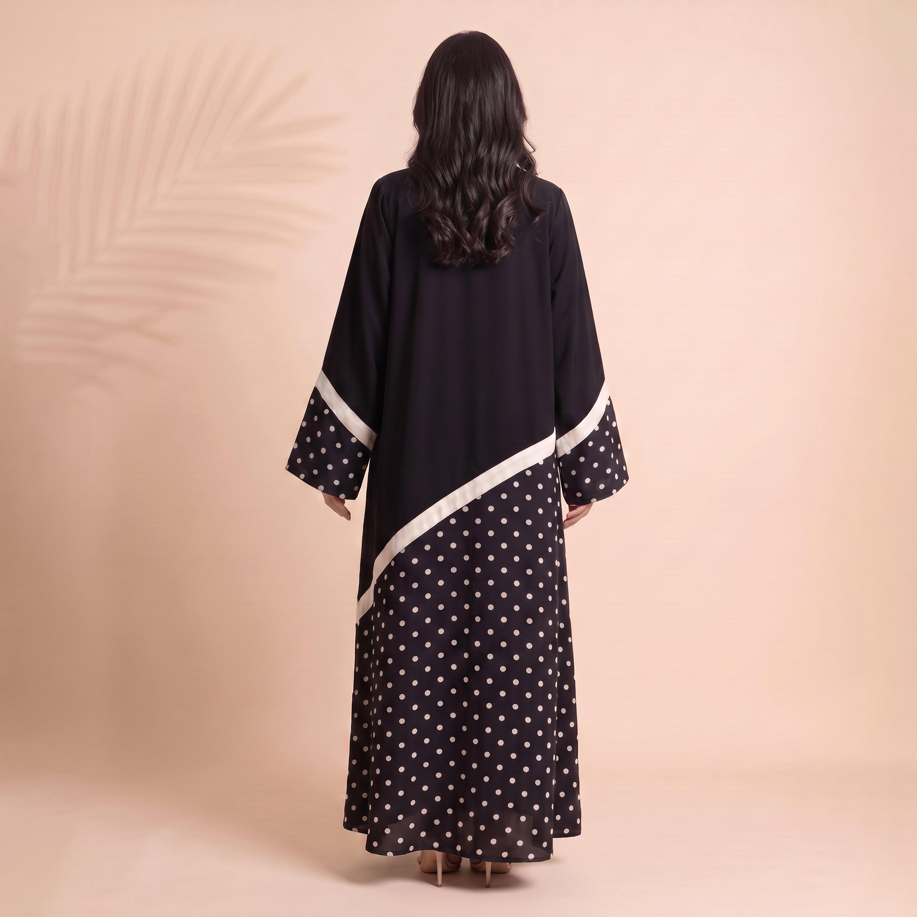 عباية نسائية من إيليغانت حجاب باللون الأسود بنقشة نقاط البولكا من الكريب مع حجاب-women-arabicclothing-abayas-image-4