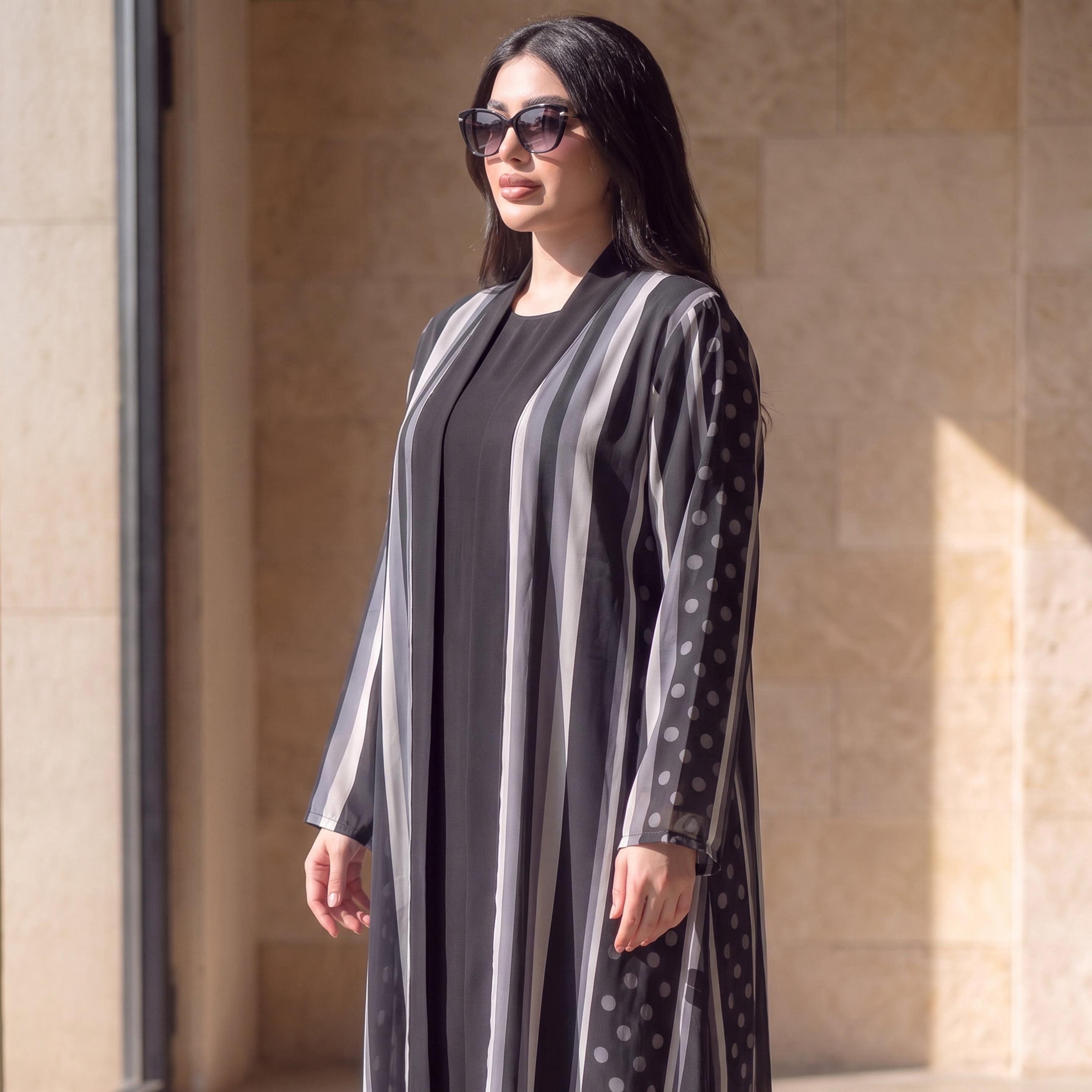 Elegant Hijab Black Polka Dot Striped Chiffon Women's Abaya with Hijab-women-arabicclothing-abayas-image-2
