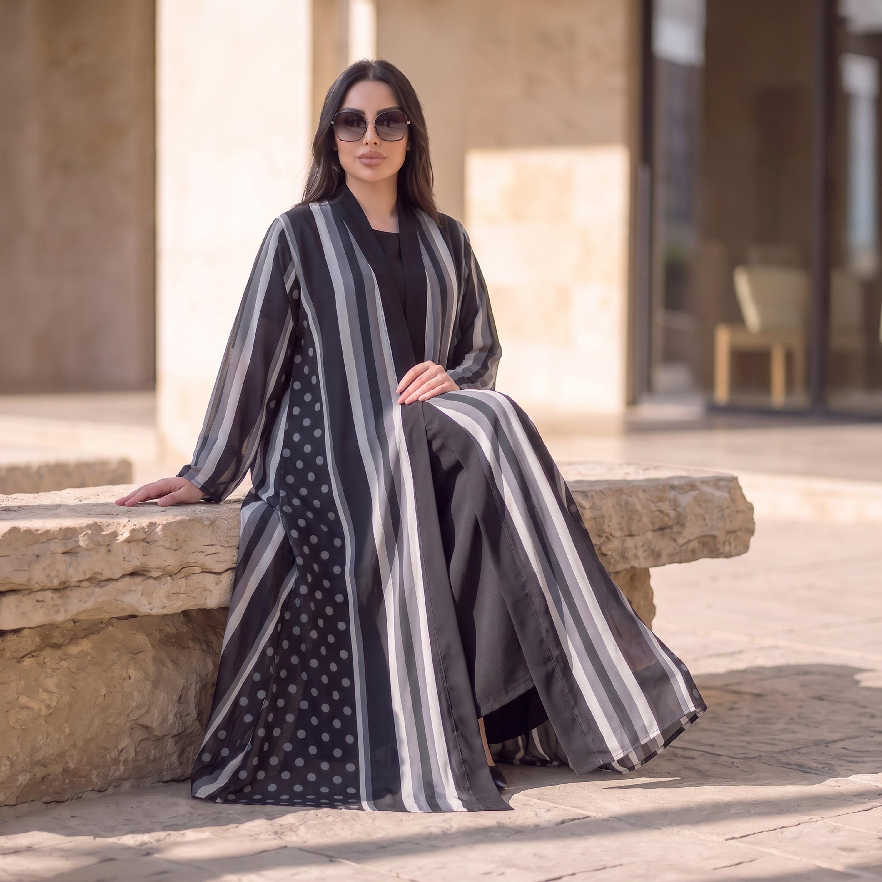 Elegant Hijab Black Polka Dot Striped Chiffon Women's Abaya with Hijab-women-arabicclothing-abayas-image-3