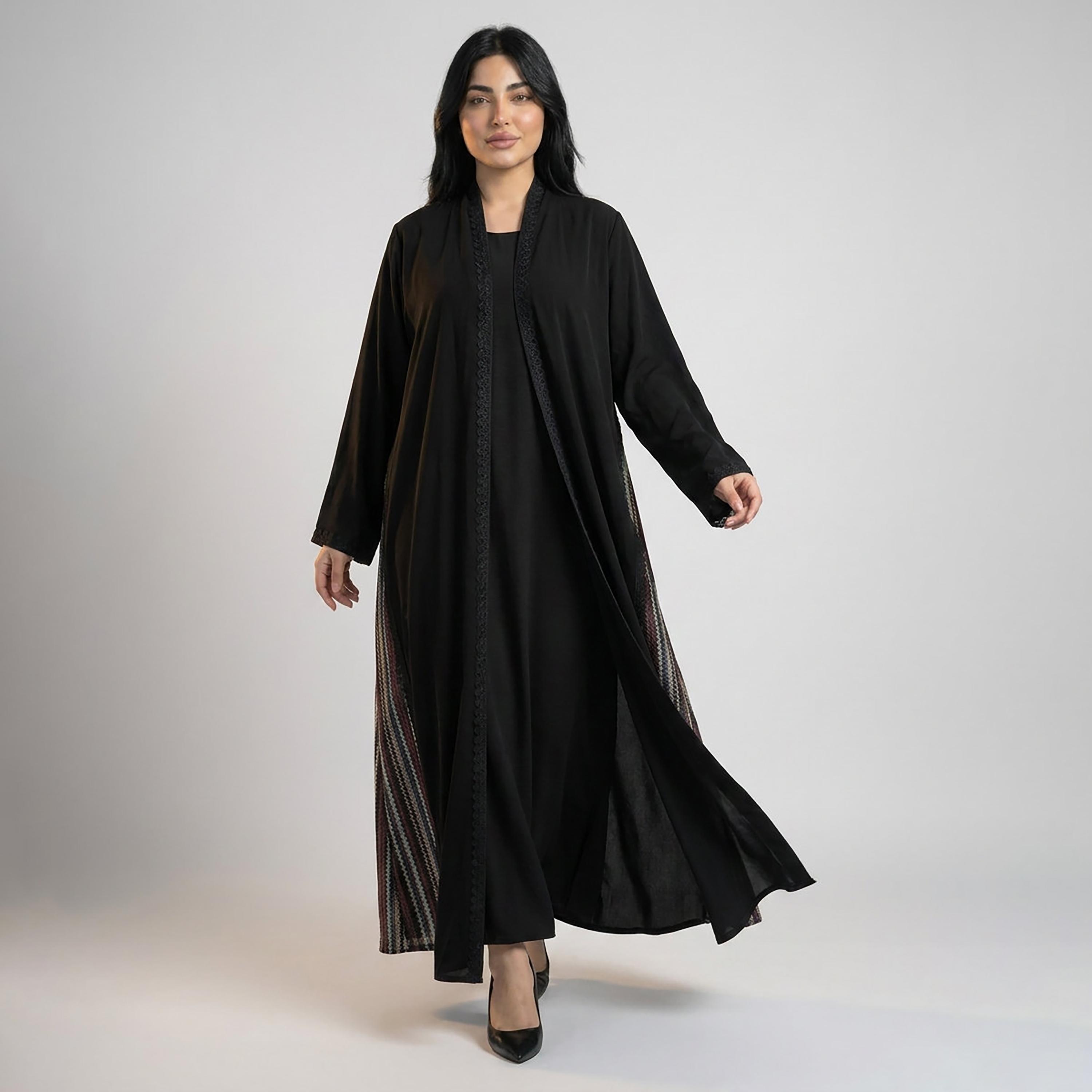 عباية نسائية من إيليغانت حجاب باللون الأسود مزينة بتطريز وتصميم مقسم من الكتان مع حجاب-women-arabicclothing-abayas-image-1