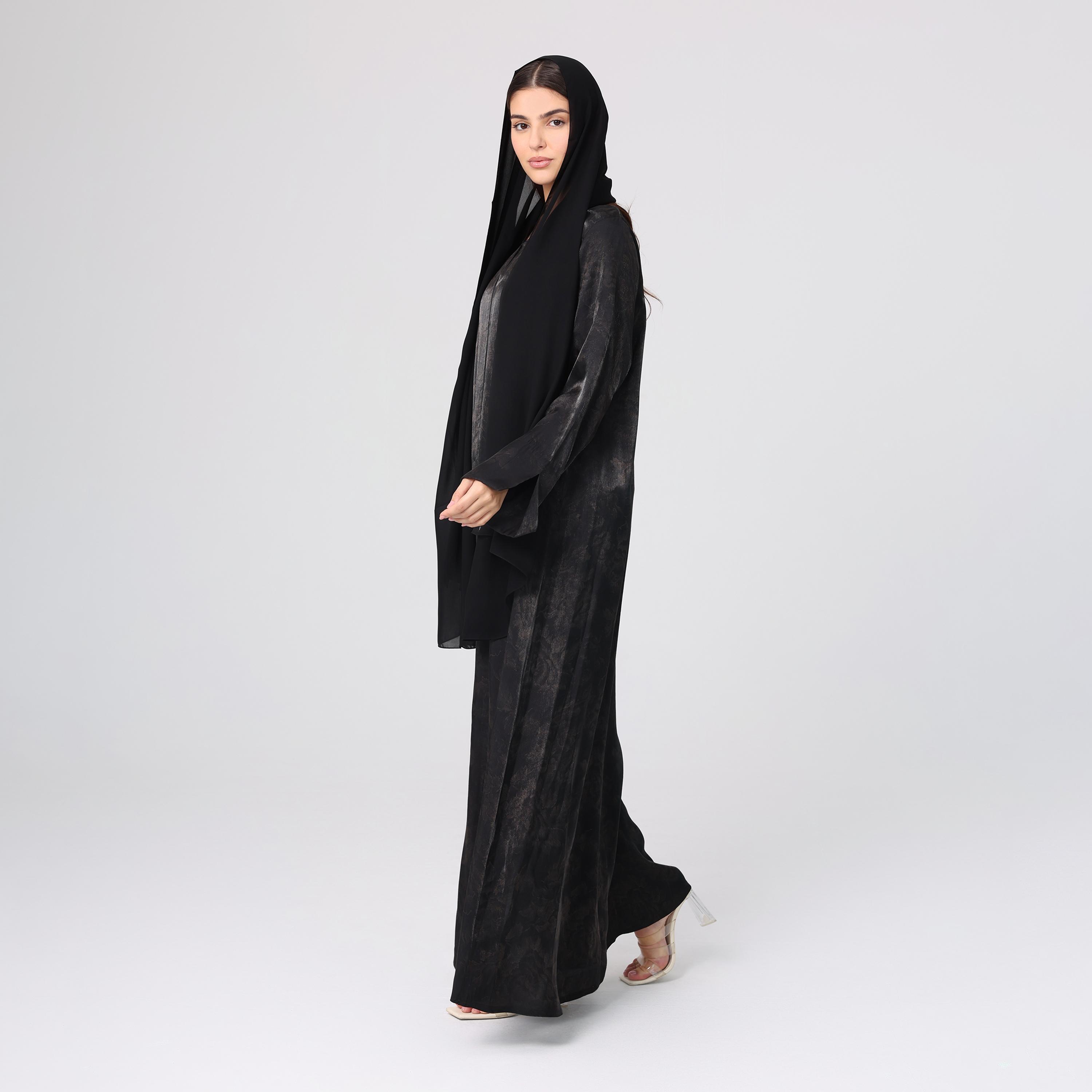 عباءة نسائية باللون الأسود لامعة مع حجاب من إككسا.-women-arabicclothing-abayas-image-3