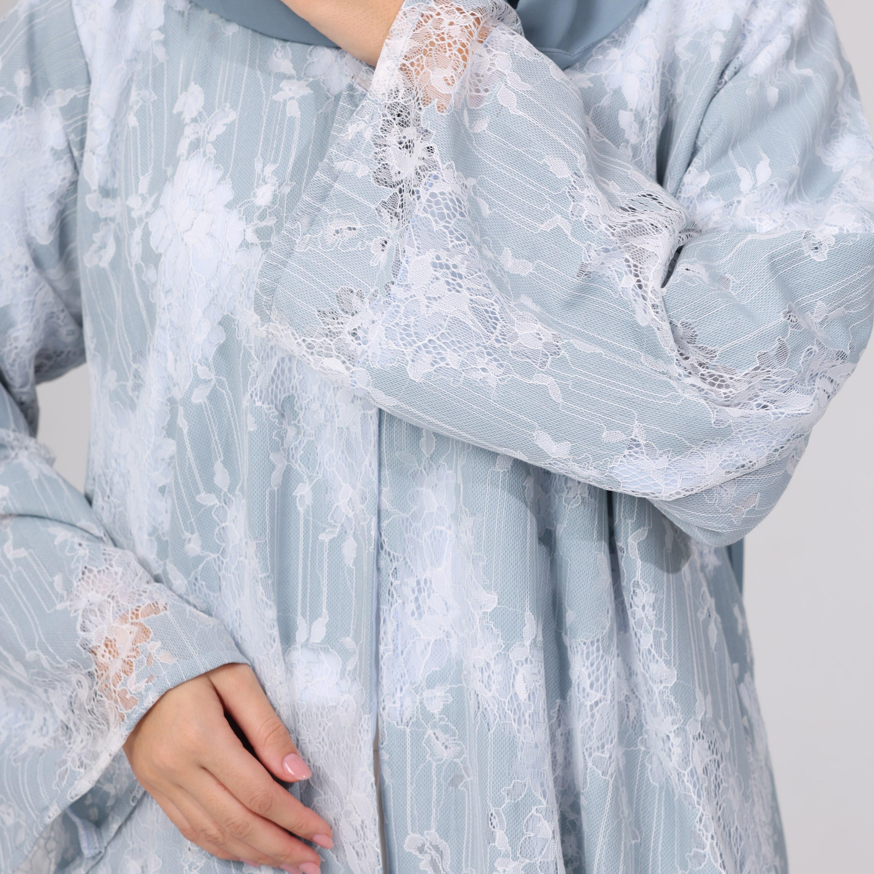 عباءة نسائية باللون الرمادي من الشيفون مع تطريز دانتيل زهري بالكامل مع حجاب من إككسا.-women-arabicclothing-abayas-image-2