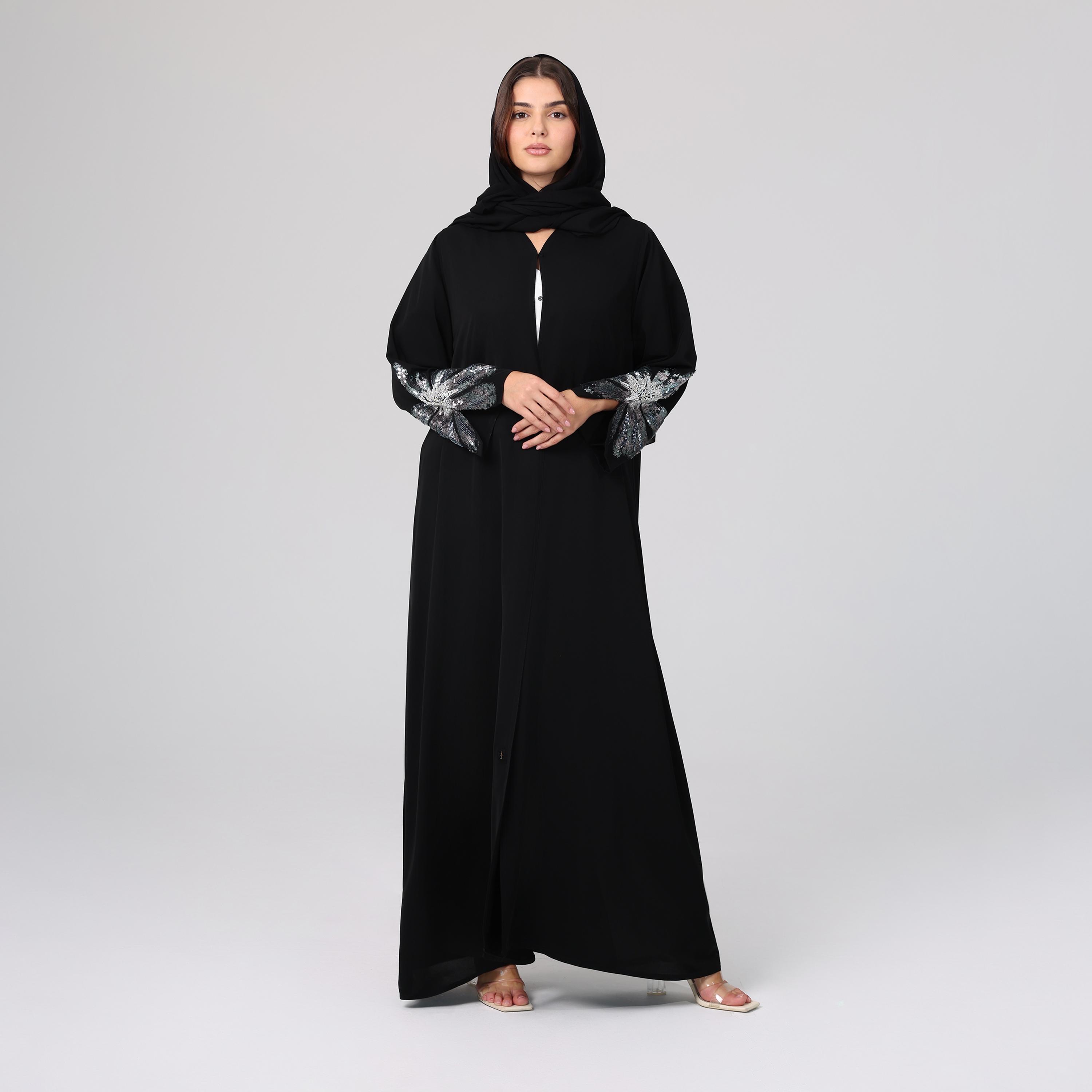 عباءة نسائية باللون الأسود من قماش النيدا بأكمام مزينة بالترتر والخرز مع حجاب من إككسا.-women-arabicclothing-abayas-image-1