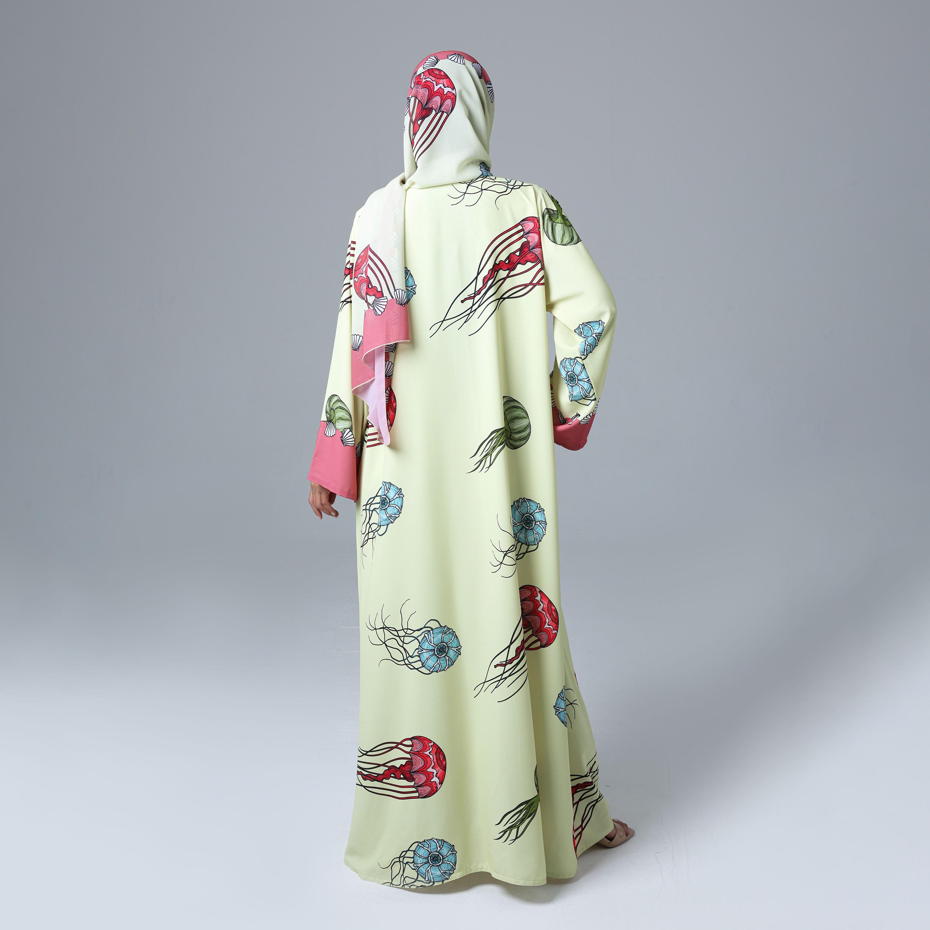عباءة نسائية باللون الأصفر بأكمام واسعة وطبعة ملونة مع حجاب من إككسا.-women-arabicclothing-abayas-image-5
