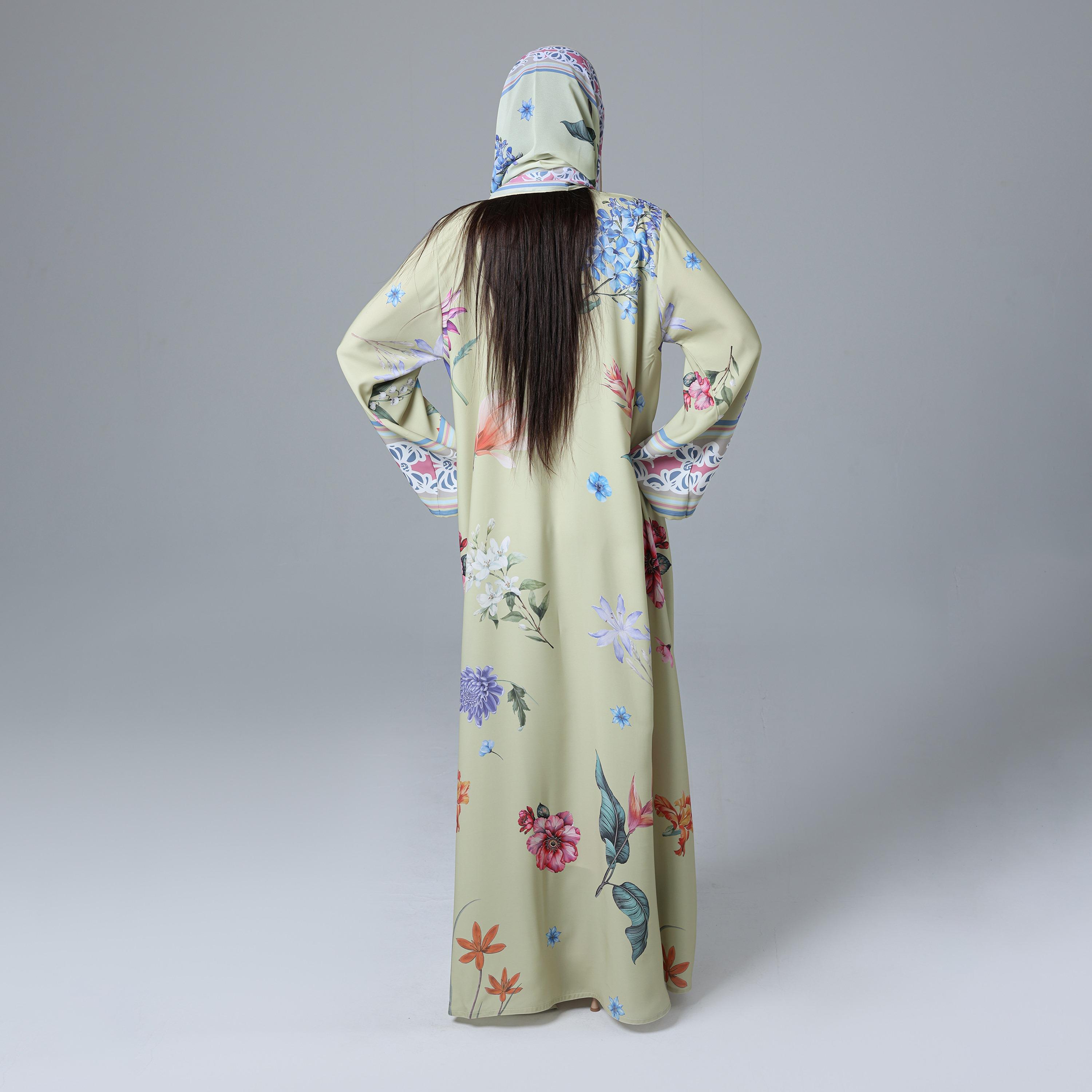 عباءة نسائية باللون الأصفر من قماش النيدا بأكمام واسعة بطبعة زهور مع حجاب من إككسا.-women-arabicclothing-abayas-image-5