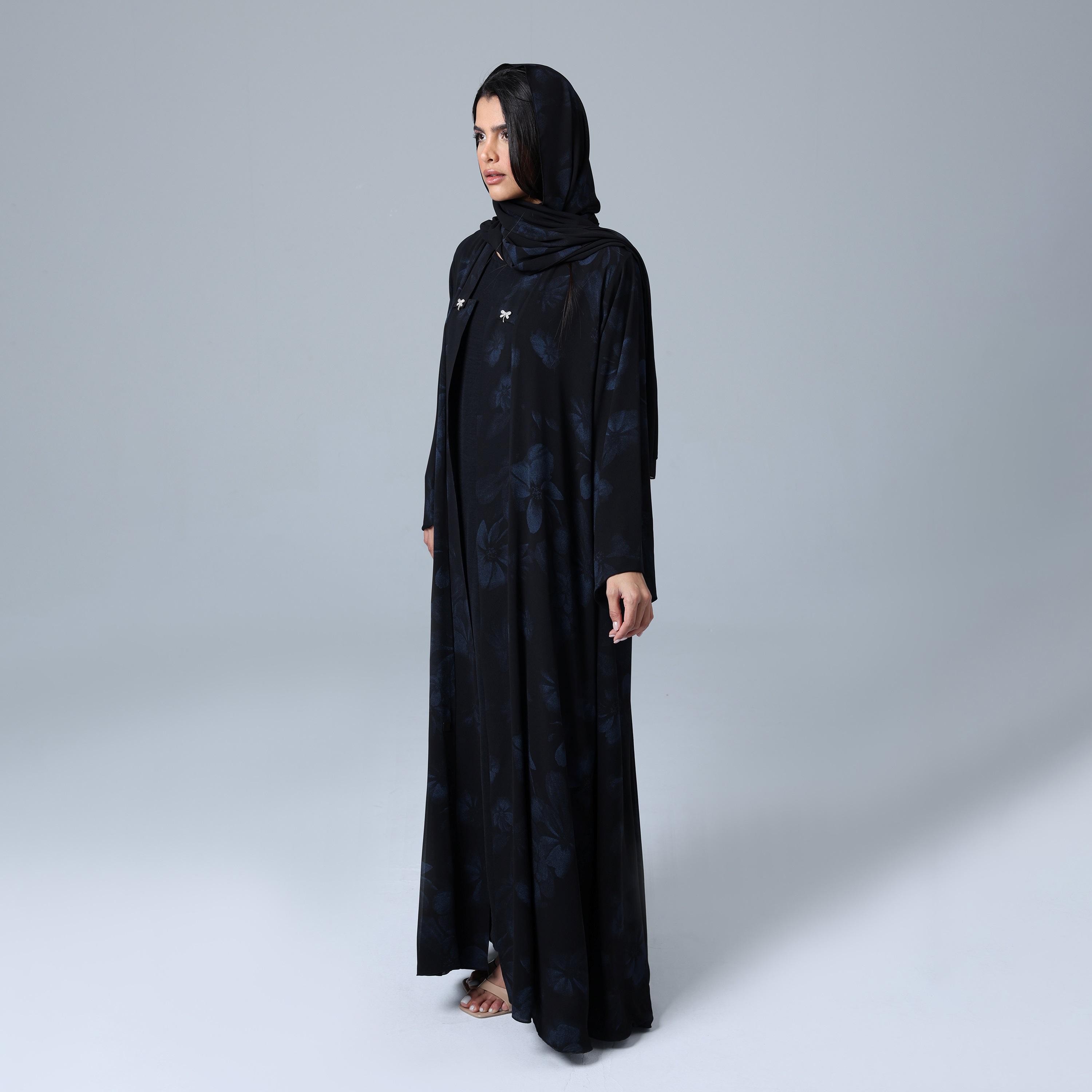 عباءة نسائية من الشيفون بأكمام واسعة مزينة بزهور مع حجاب من إككسا.-women-arabicclothing-abayas-image-4