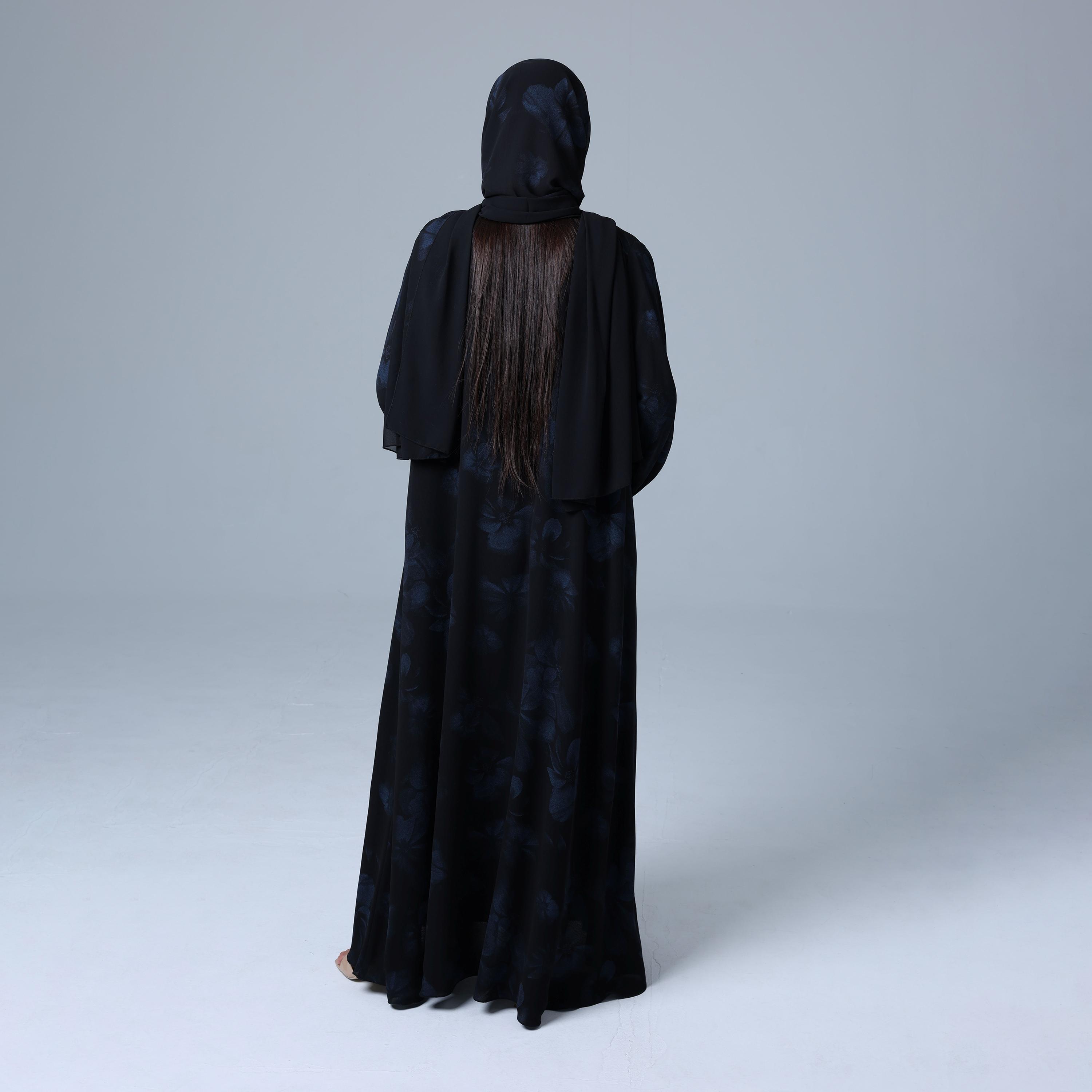 عباءة نسائية من الشيفون بأكمام واسعة مزينة بزهور مع حجاب من إككسا.-women-arabicclothing-abayas-image-5