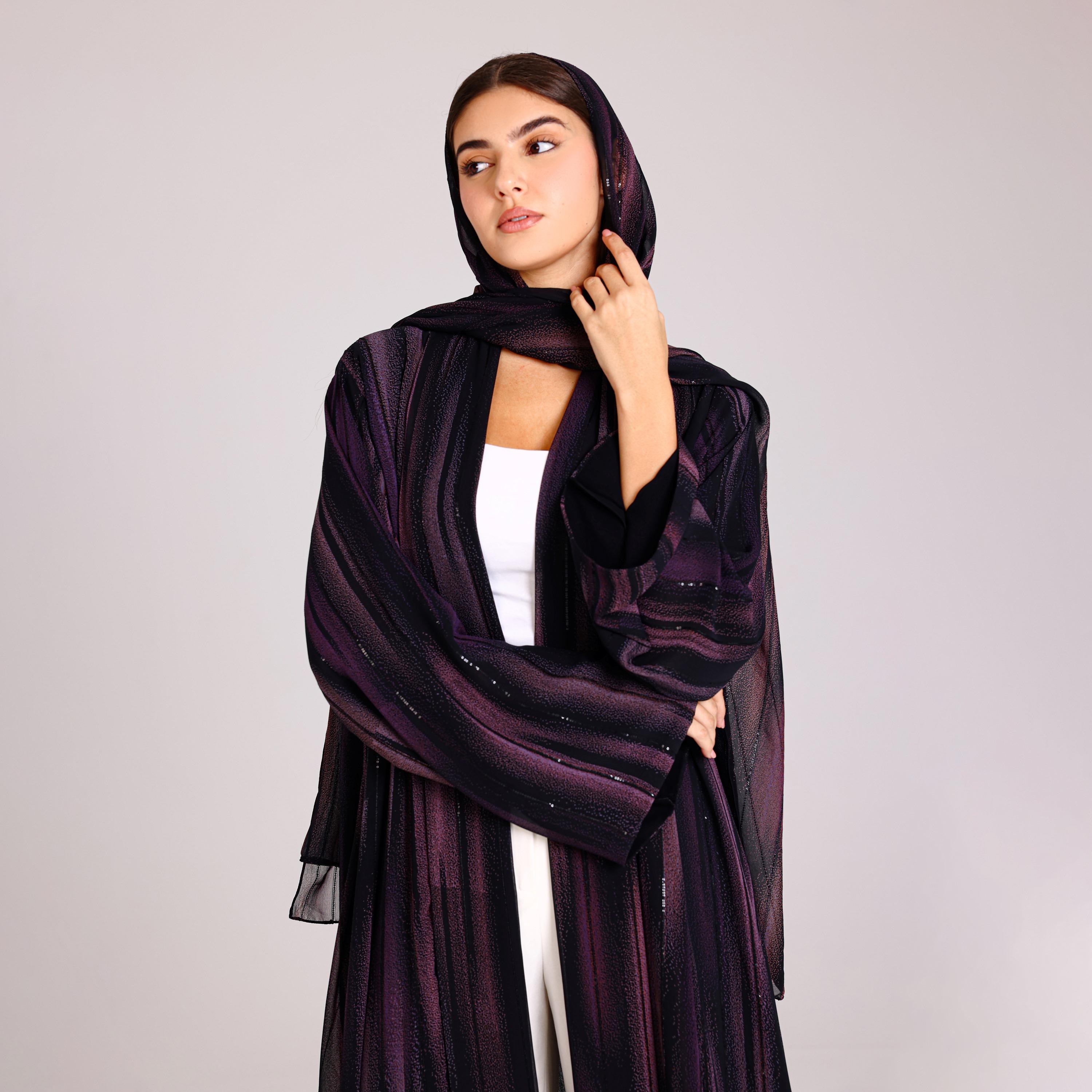 عباية نسائية شيفون بخطوط ترتر أرجوانية مع حجاب من إككسا.-women-arabicclothing-abayas-image-2