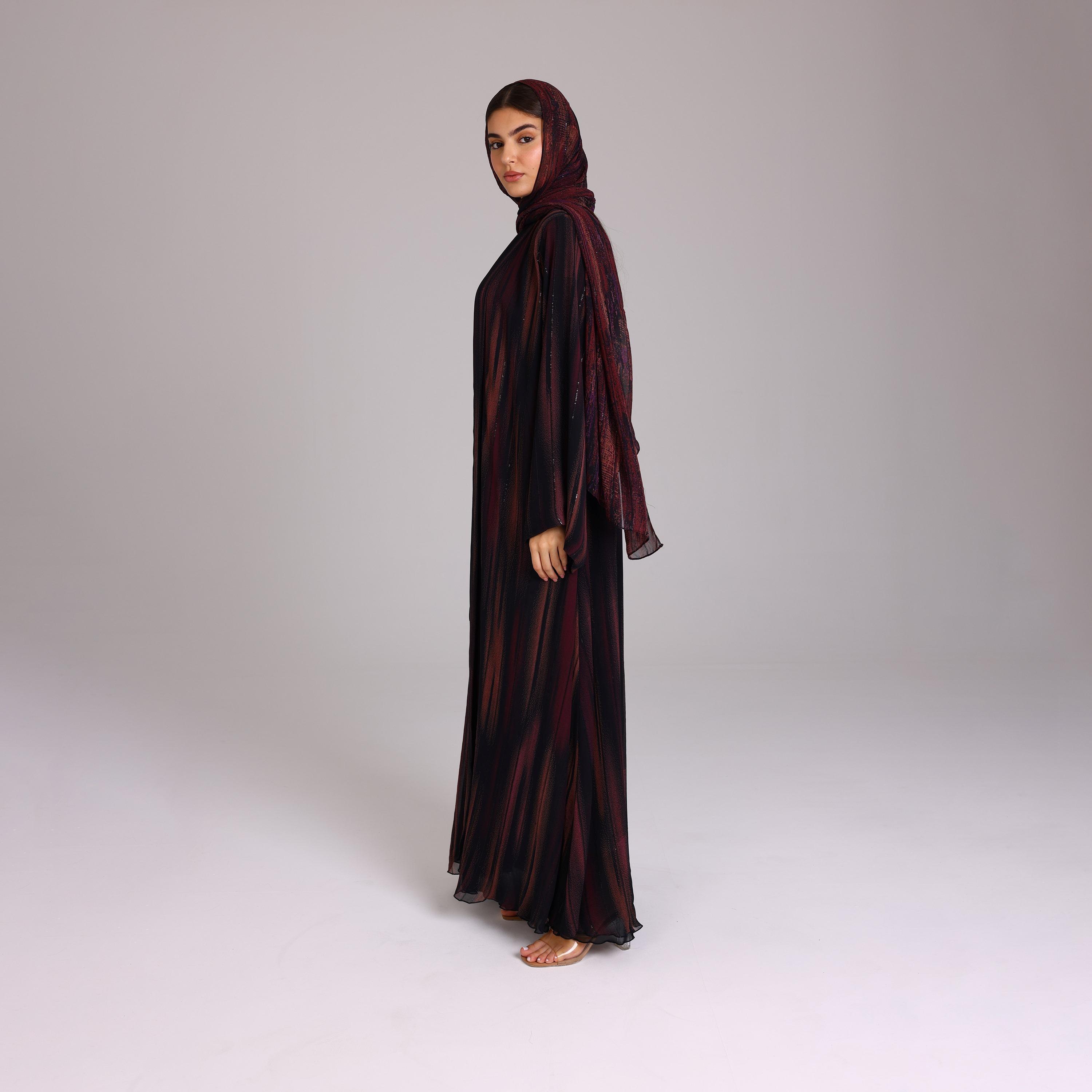 عباية نسائية شيفون بأكمام واسعة بخطوط ترتر أرجوانية مع حجاب من إككسا.-women-arabicclothing-abayas-image-4