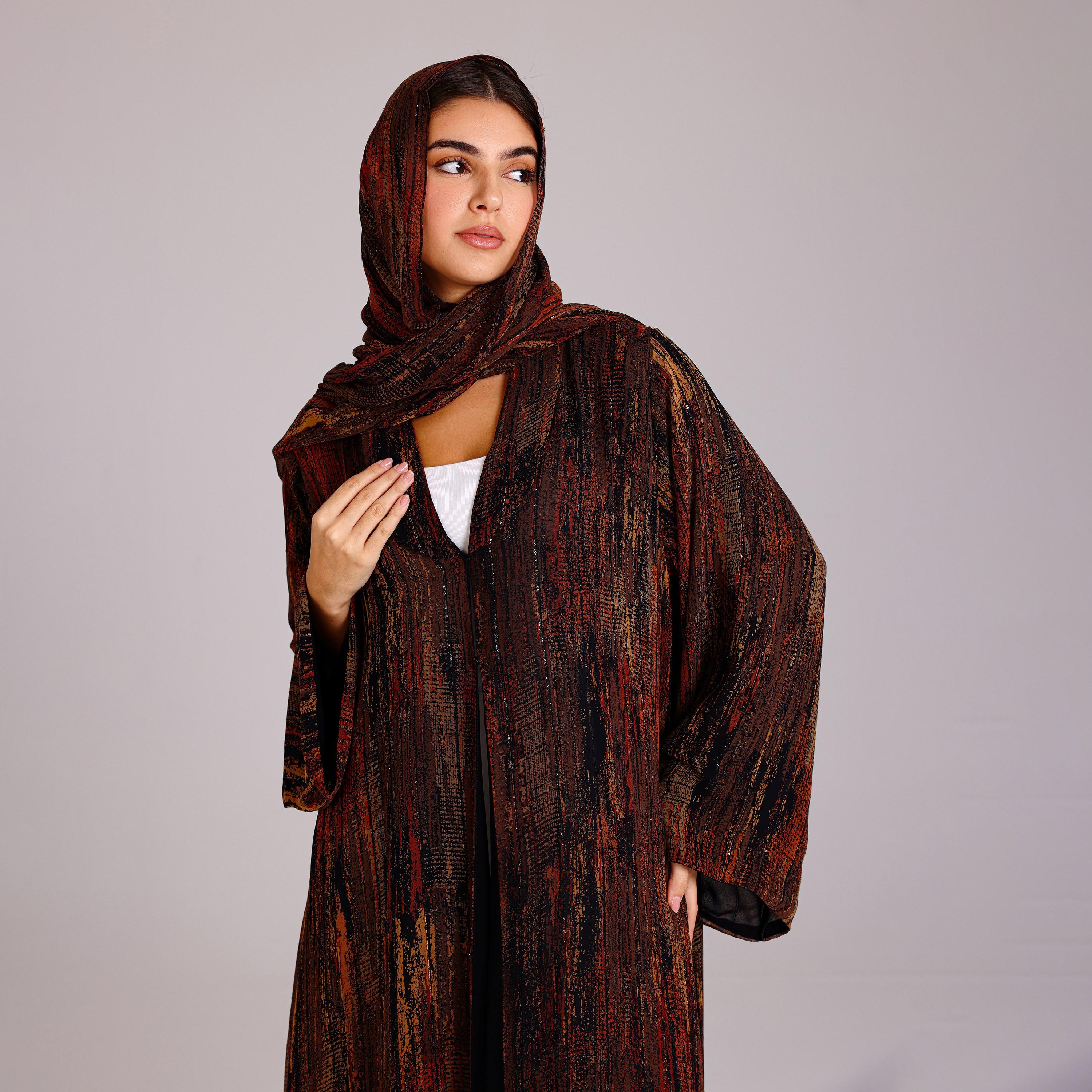 عباية نسائية شيفون بأكمام واسعة بخطوط ترتر برتقالية مع حجاب من إككسا.-women-arabicclothing-abayas-image-2