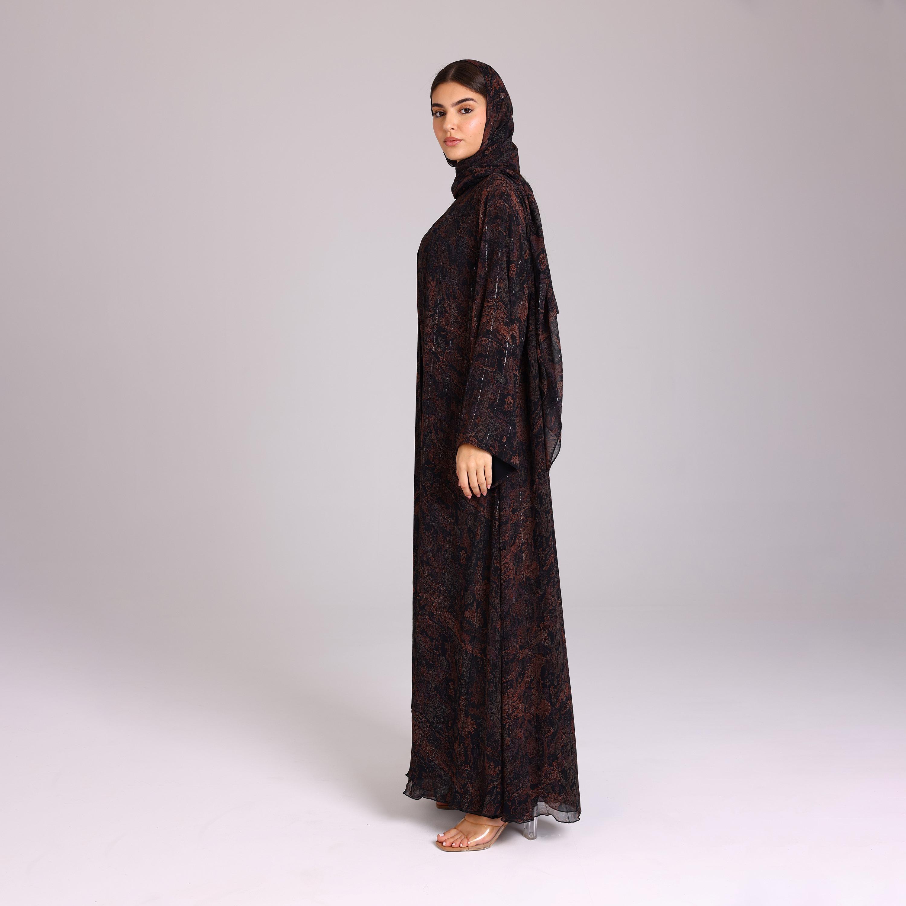عباية نسائية شيفون بأكمام واسعة بخطوط ترتر بنية مع حجاب من إككسا.-women-arabicclothing-abayas-image-4