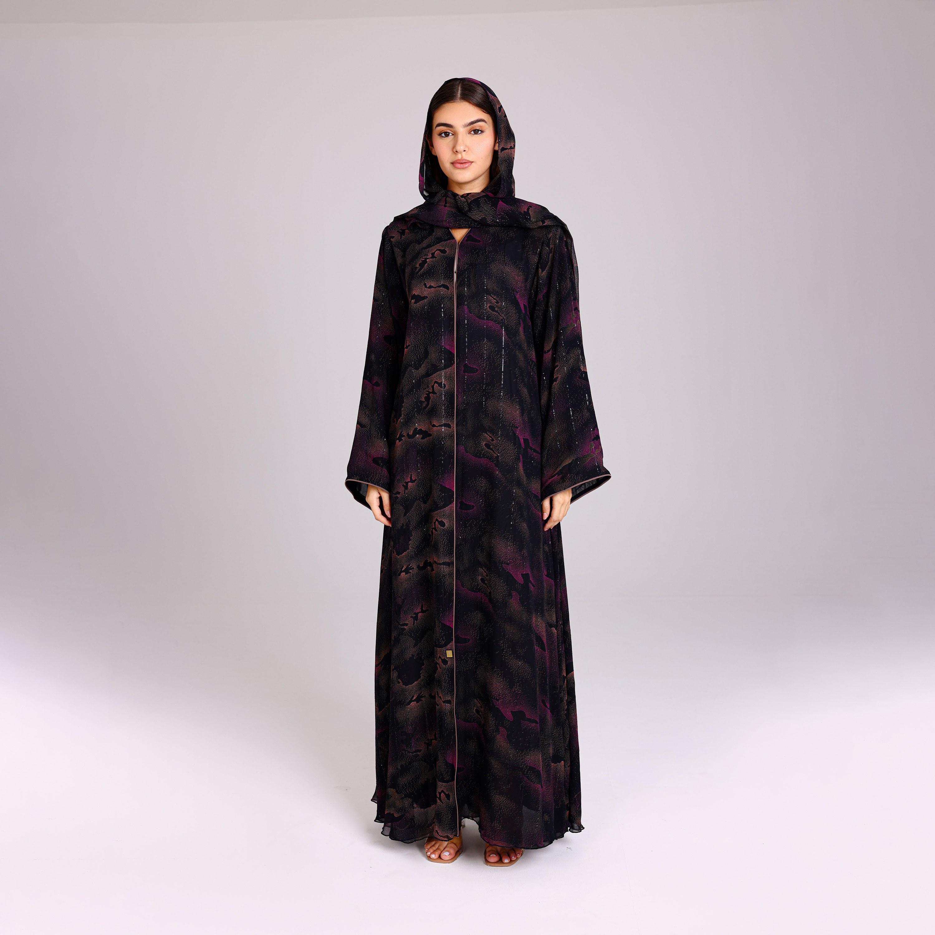 عباية نسائية شيفون بأكمام واسعة بخطوط ترتر أرجوانية مع حجاب من إككسا.-women-arabicclothing-abayas-image-1