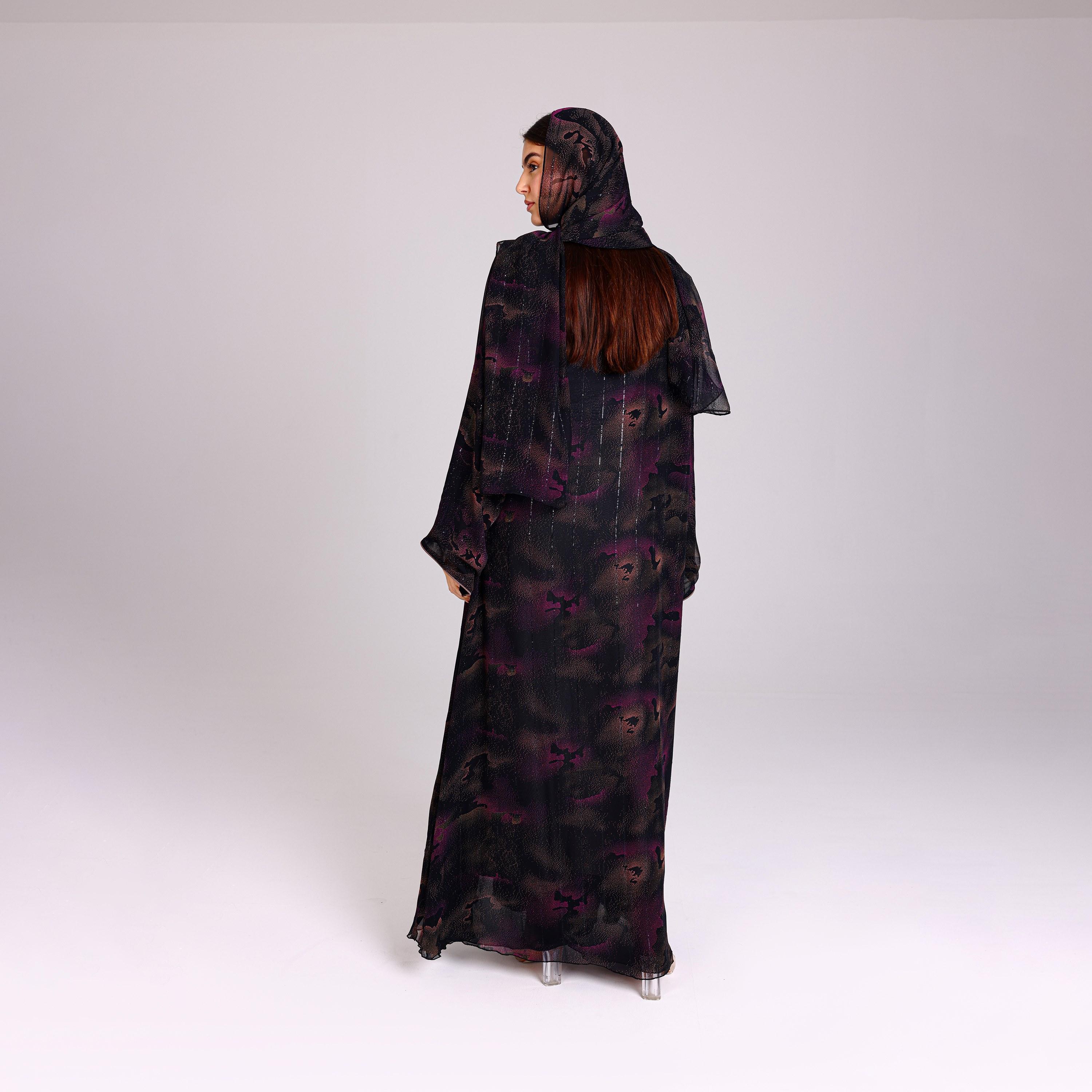 عباية نسائية شيفون بأكمام واسعة بخطوط ترتر أرجوانية مع حجاب من إككسا.-women-arabicclothing-abayas-image-5