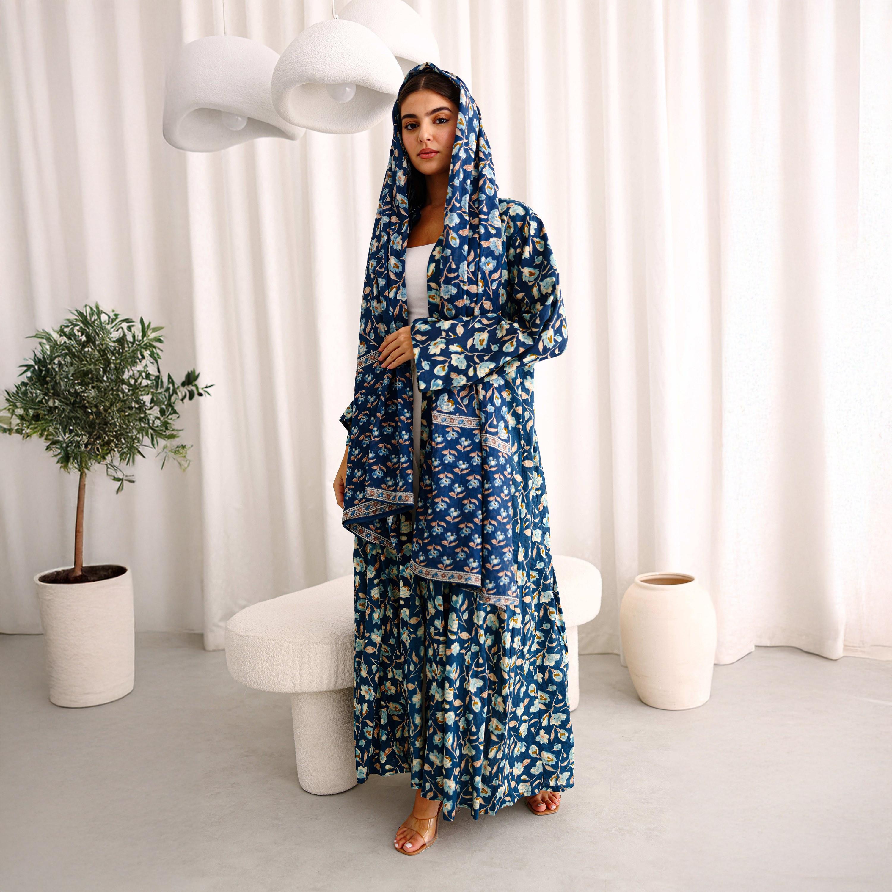 عباية باللون الأزرق بطبعات زهرية مع حجاب للنساء من إيكسا-women-arabicclothing-abayas-image-1