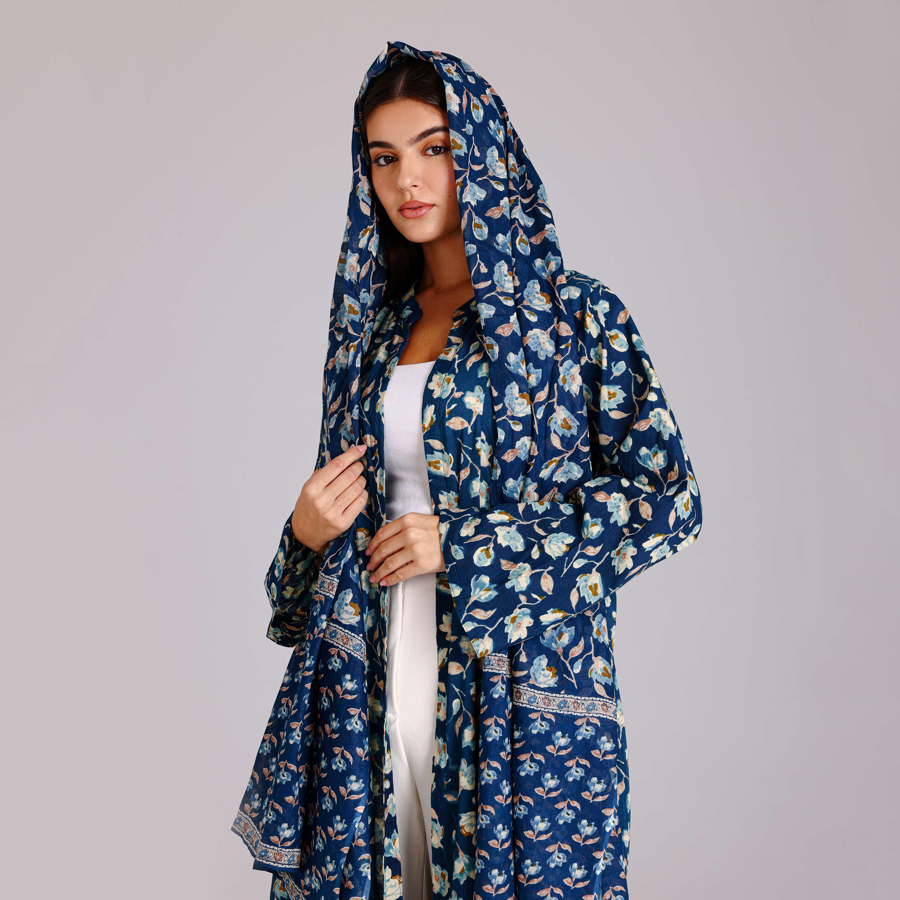 عباية باللون الأزرق بطبعات زهرية مع حجاب للنساء من إيكسا-women-arabicclothing-abayas-image-2