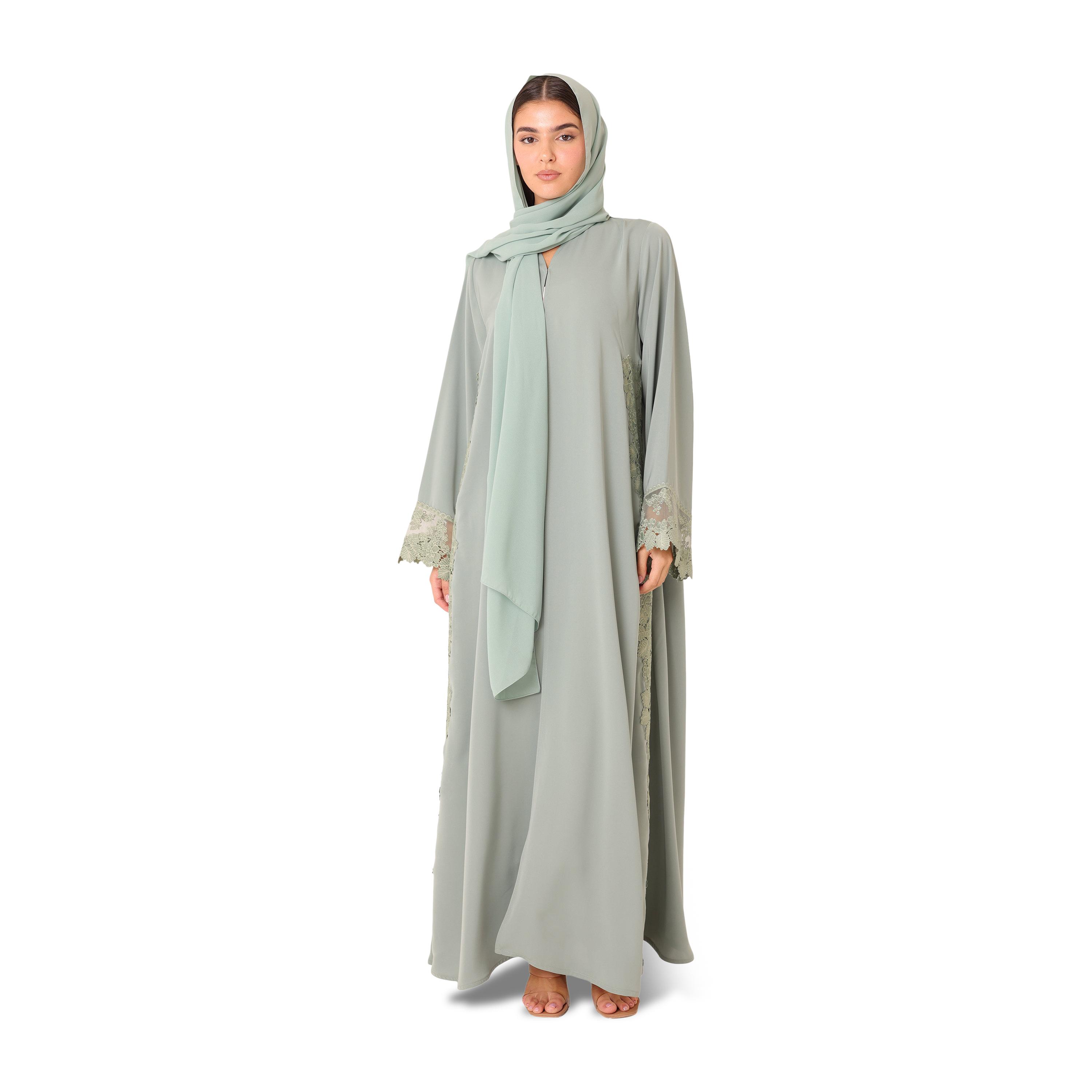 عباية نسائية نيدا مسائية مع حجاب مزينة بدانتيل أخضر وأكمام واسعة مع حجاب من إككسا-women-arabicclothing-abayas-image-1